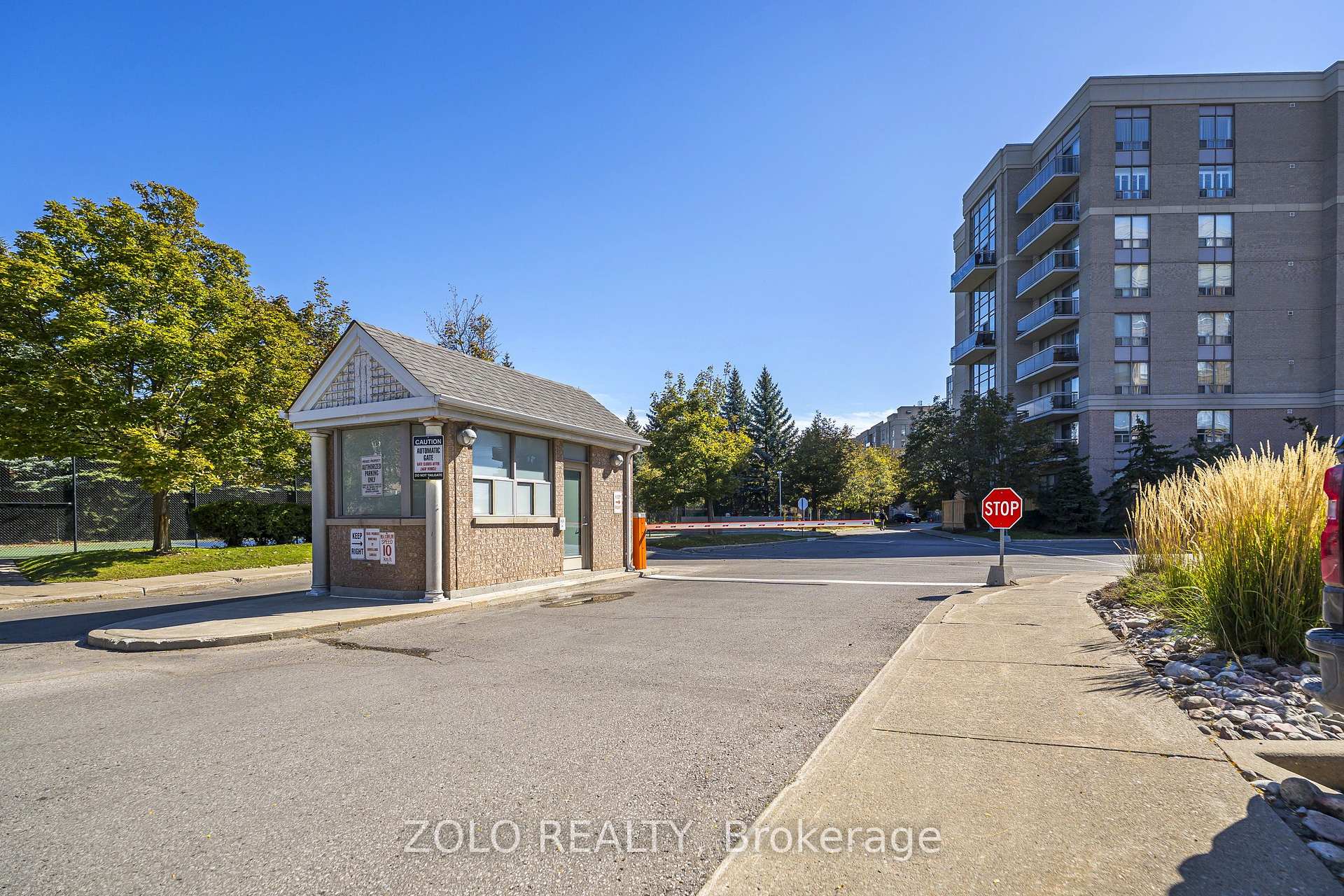 Photo 2 of Unit 107, 1720 Eglinton Avenue E, North York, Victoria Village — HOMEH