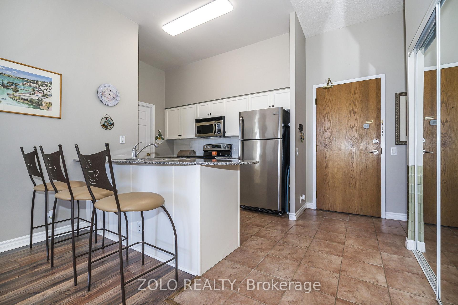 Photo 6 of Unit 107, 1720 Eglinton Avenue E, North York, Victoria Village — HOMEH