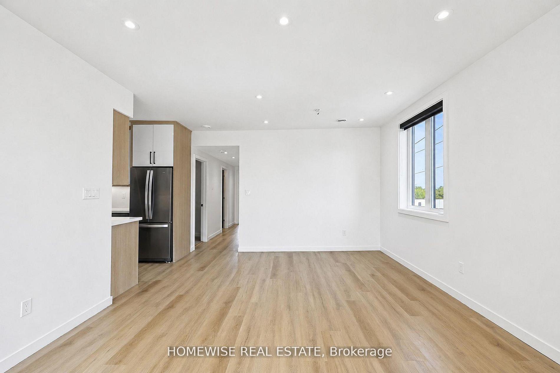 Photo 6 of Unit 4, 159 Locksley Avenue, North York, Briar Hill-Belgravia — HOMEH