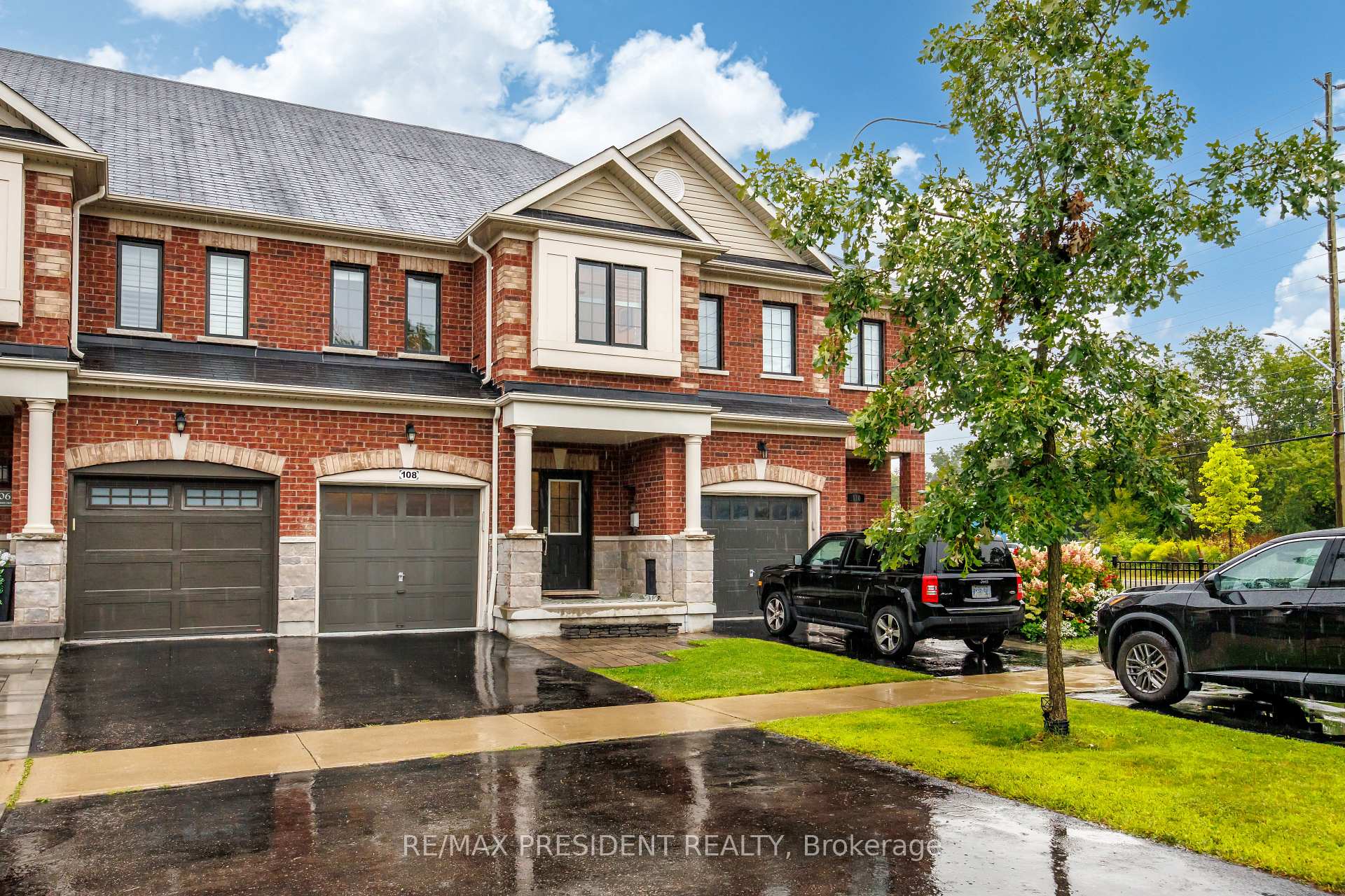 Photo 2 of 108 underwood Drive, Whitby, Brooklin — HOMEH
