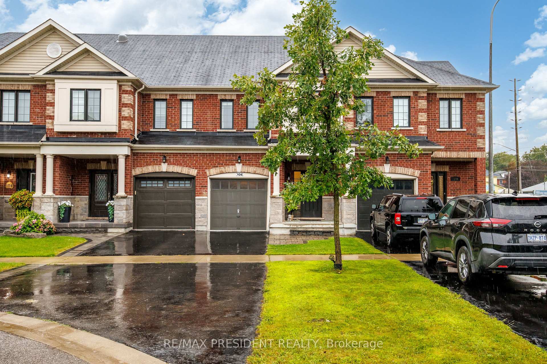 Photo 3 of 108 underwood Drive, Whitby, Brooklin — HOMEH