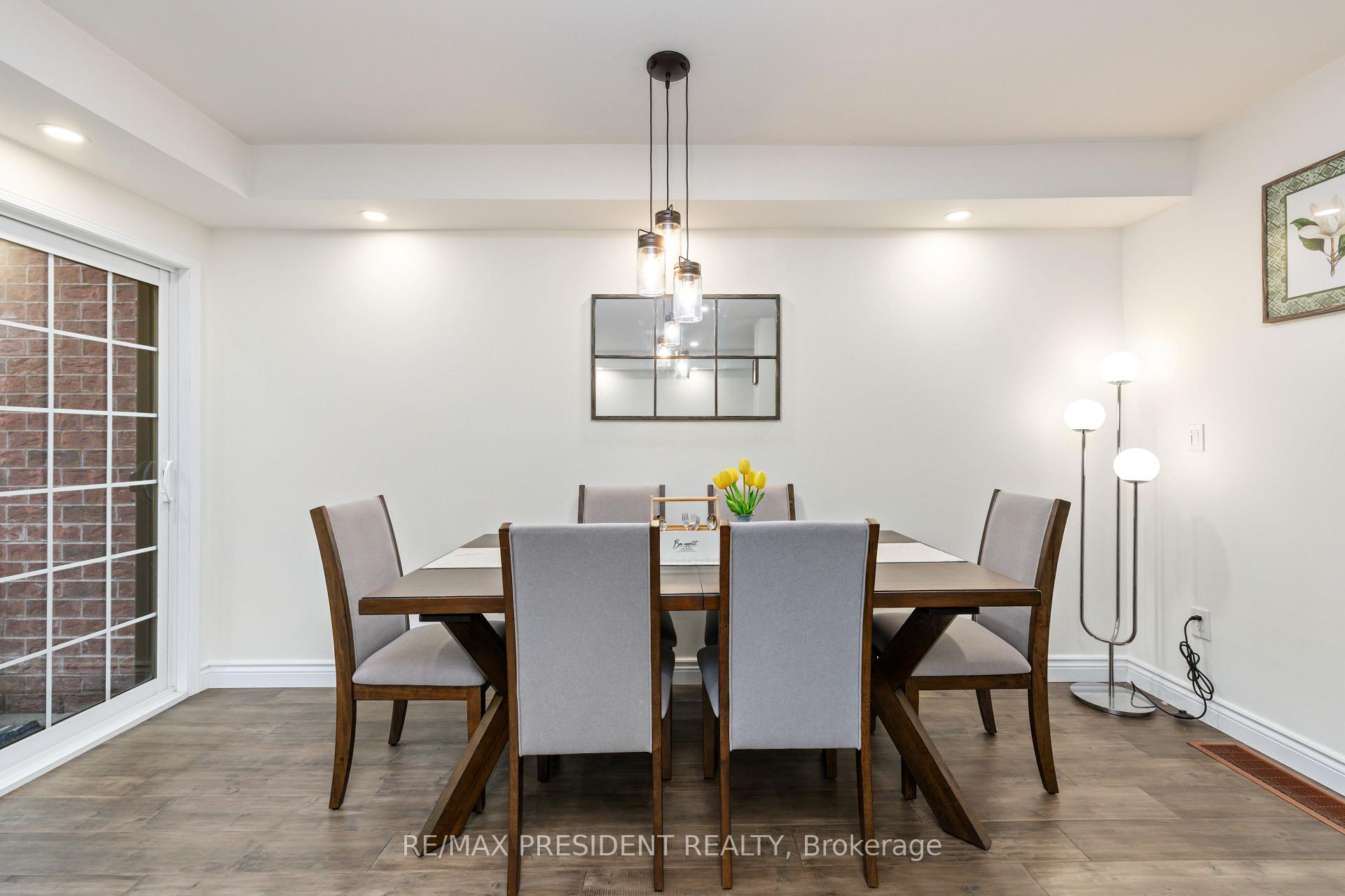 Photo 13 of 108 underwood Drive, Whitby, Brooklin — HOMEH