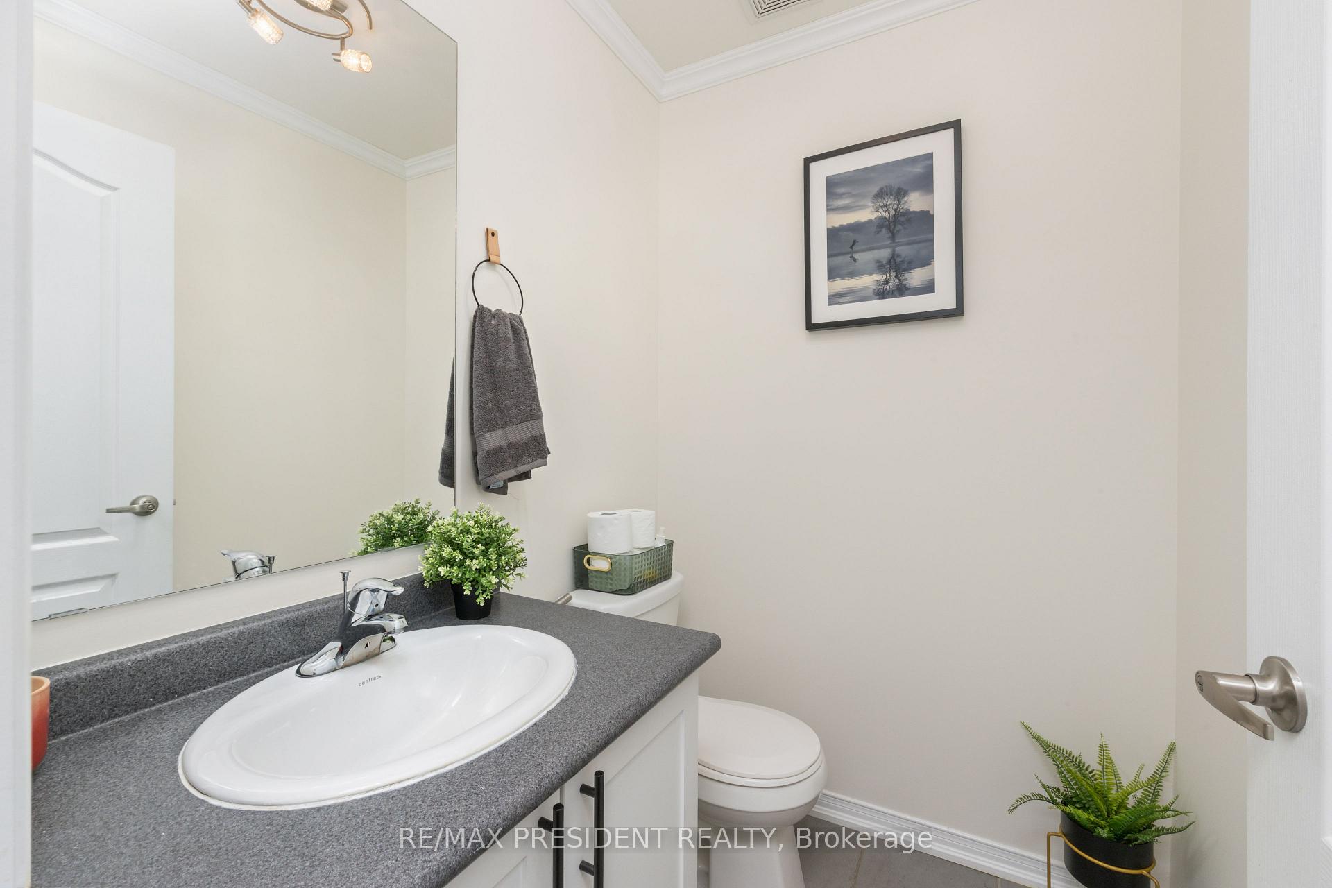 Photo 15 of 108 underwood Drive, Whitby, Brooklin — HOMEH