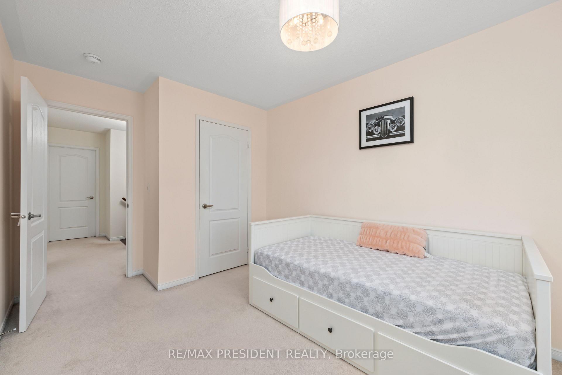 Photo 21 of 108 underwood Drive, Whitby, Brooklin — HOMEH