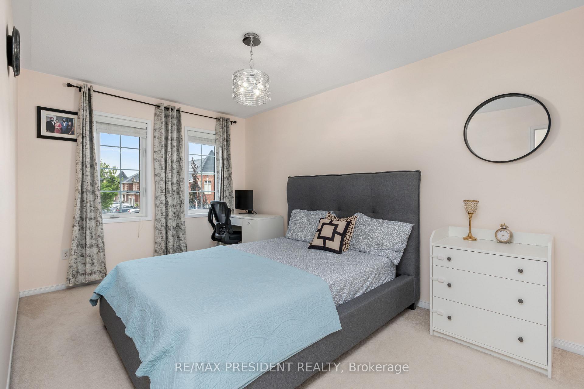 Photo 22 of 108 underwood Drive, Whitby, Brooklin — HOMEH