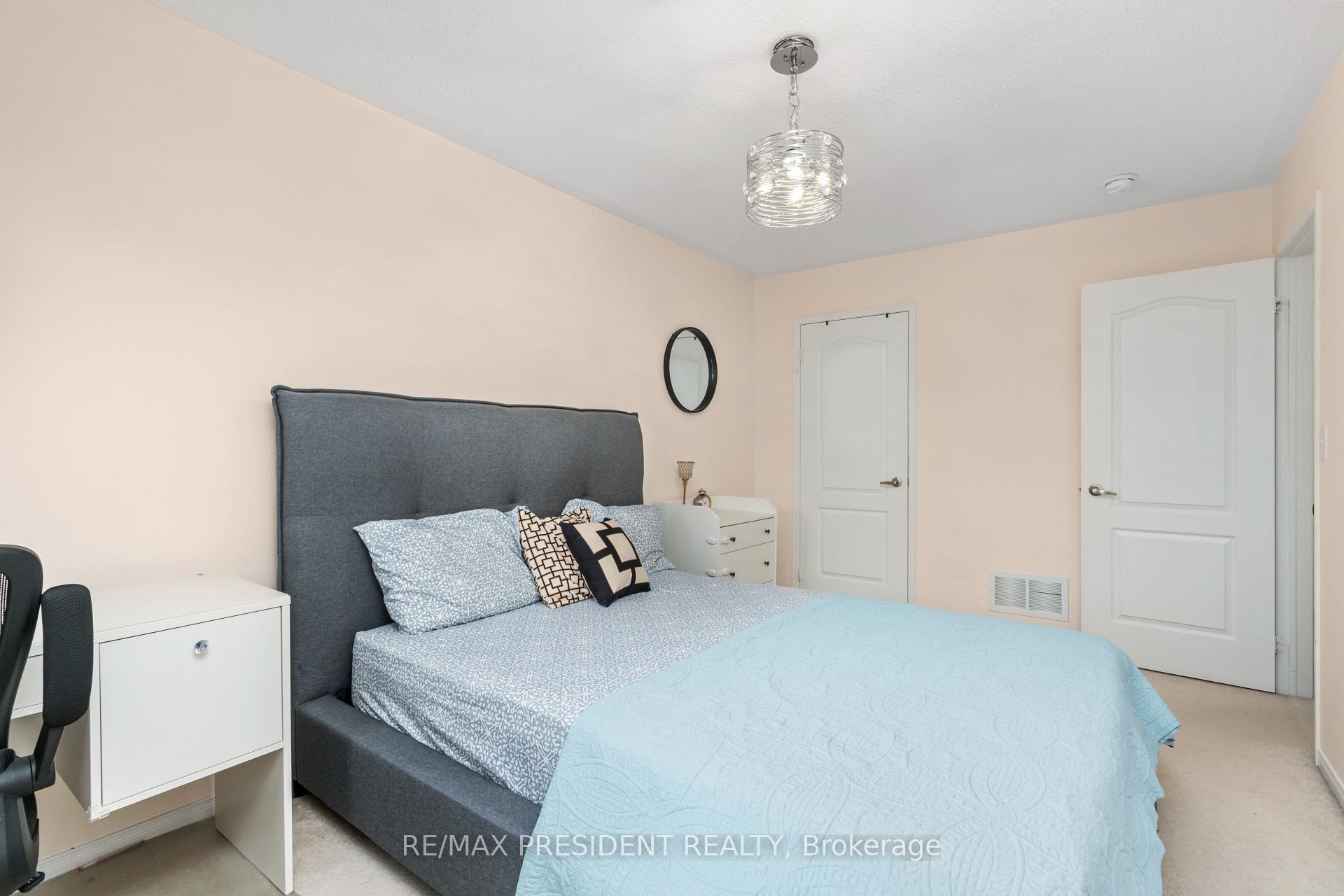 Photo 23 of 108 underwood Drive, Whitby, Brooklin — HOMEH
