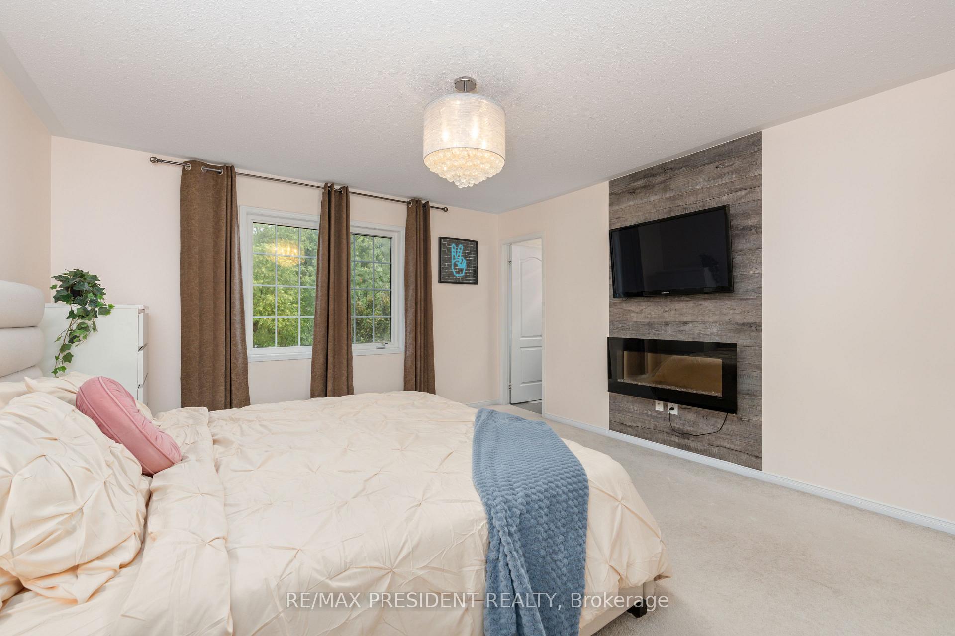 Photo 26 of 108 underwood Drive, Whitby, Brooklin — HOMEH
