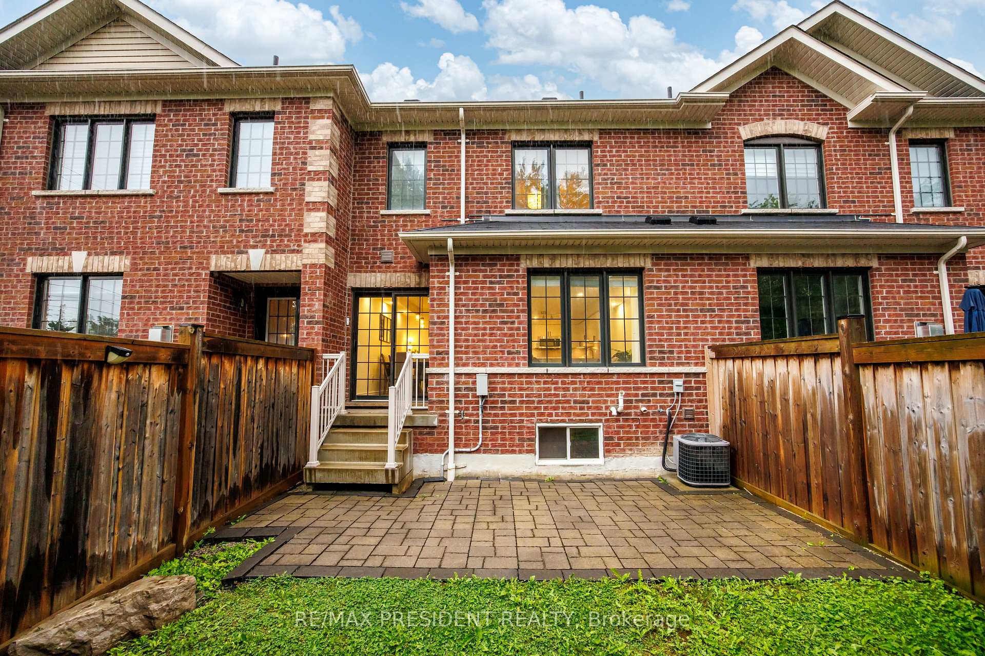 Photo 34 of 108 underwood Drive, Whitby, Brooklin — HOMEH