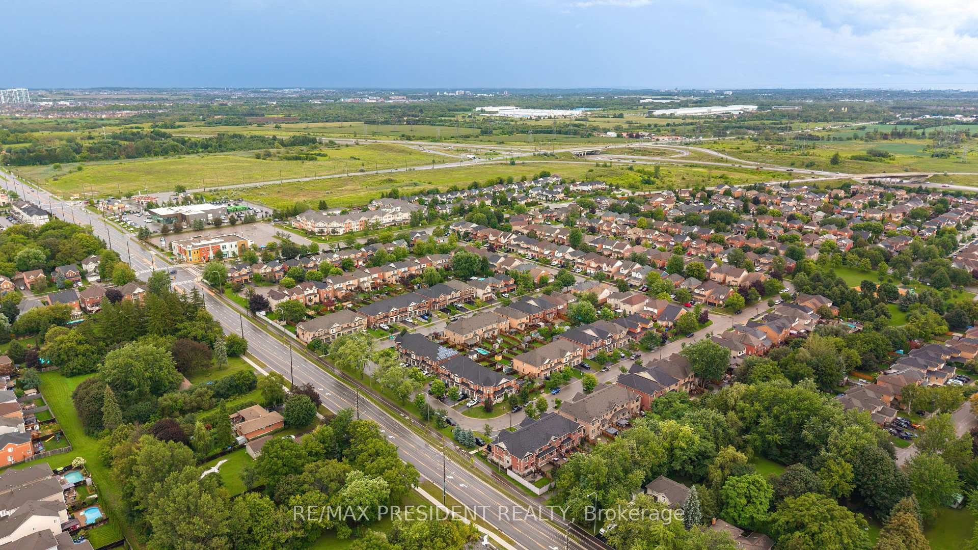 Photo 49 of 108 underwood Drive, Whitby, Brooklin — HOMEH