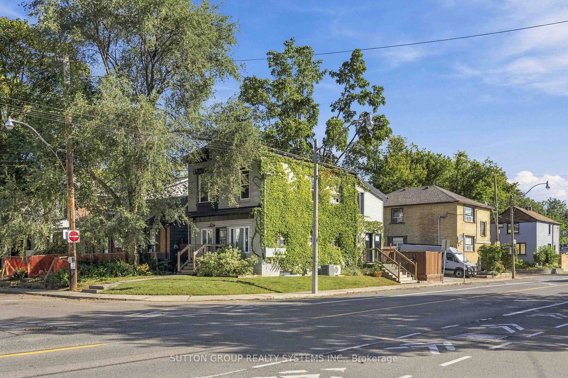 Photo 2 of Unit Lower, 103 Ashdale Avenue, Toronto, Greenwood-Coxwell — HOMEH
