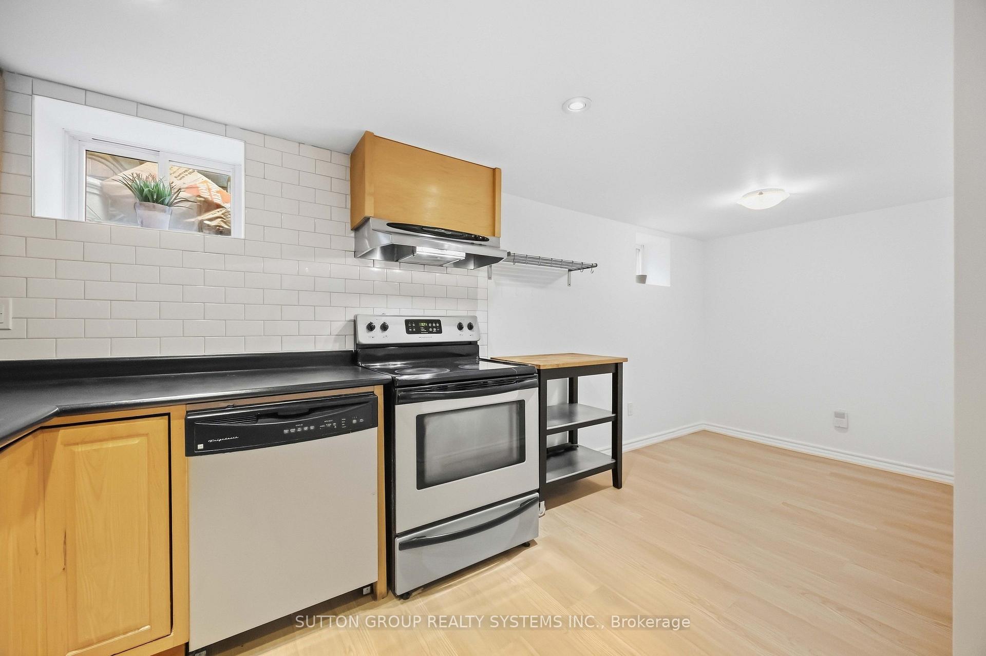 Photo 6 of Unit Lower, 103 Ashdale Avenue, Toronto, Greenwood-Coxwell — HOMEH