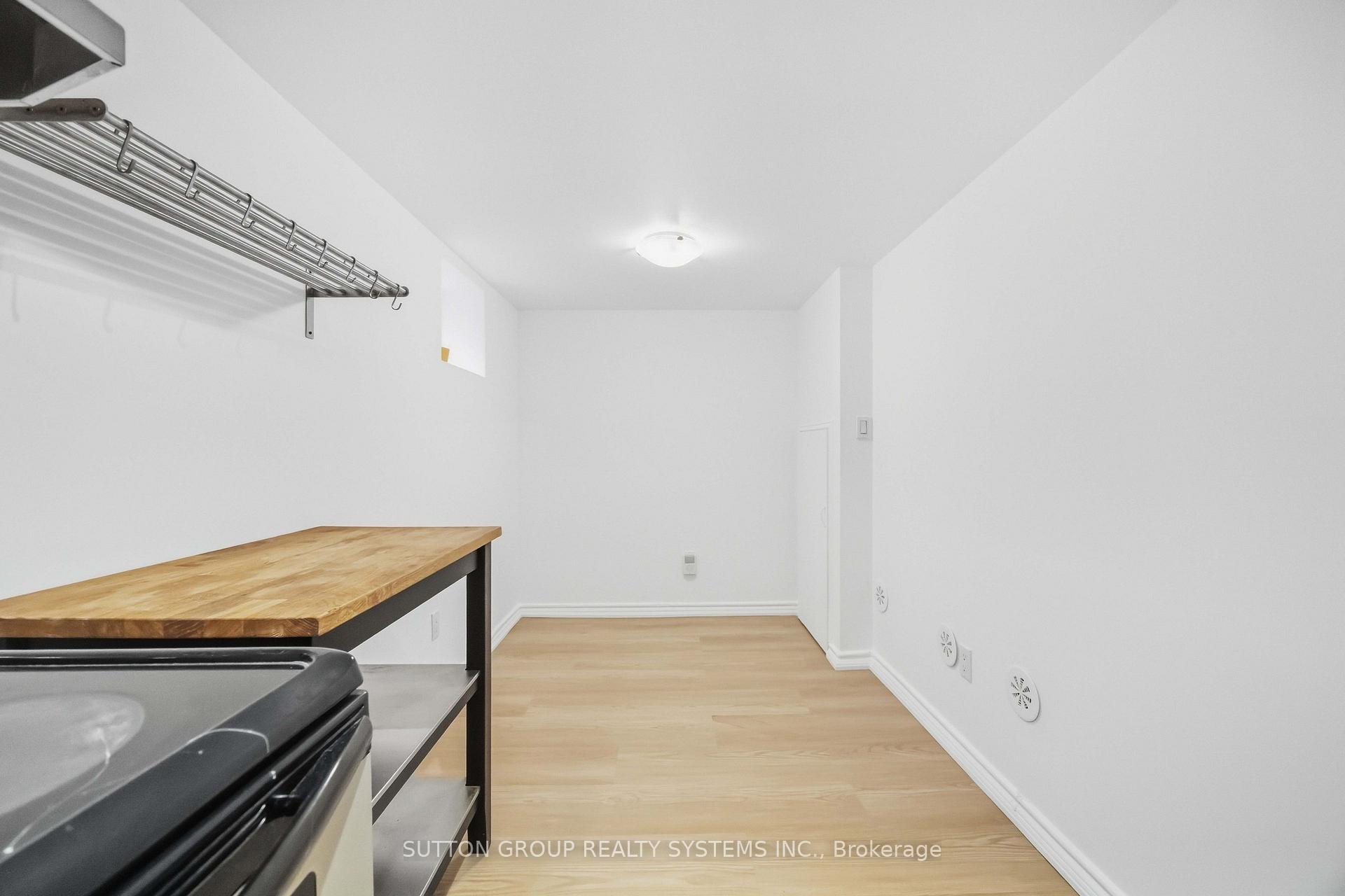 Photo 8 of Unit Lower, 103 Ashdale Avenue, Toronto, Greenwood-Coxwell — HOMEH