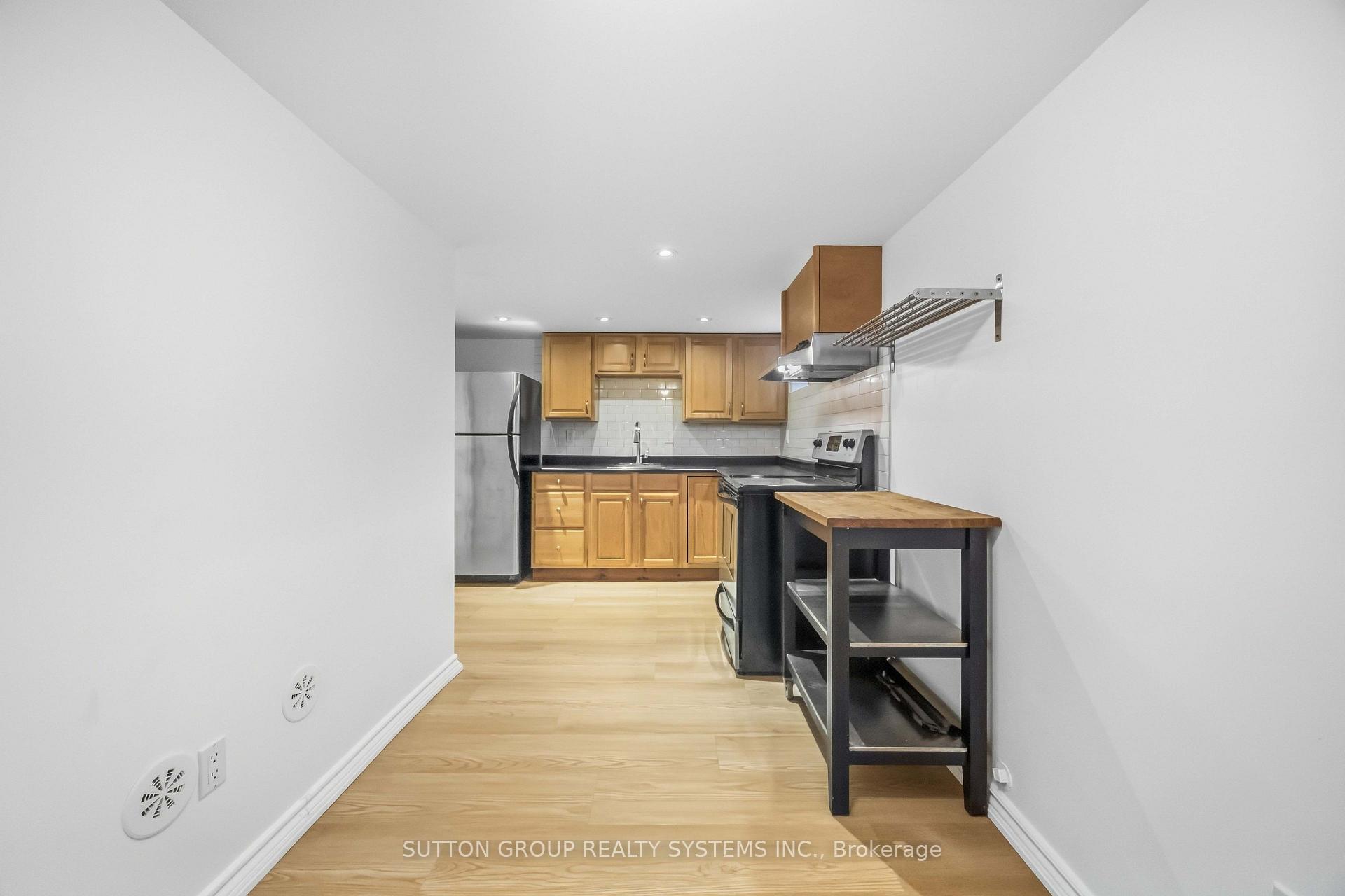 Photo 9 of Unit Lower, 103 Ashdale Avenue, Toronto, Greenwood-Coxwell — HOMEH