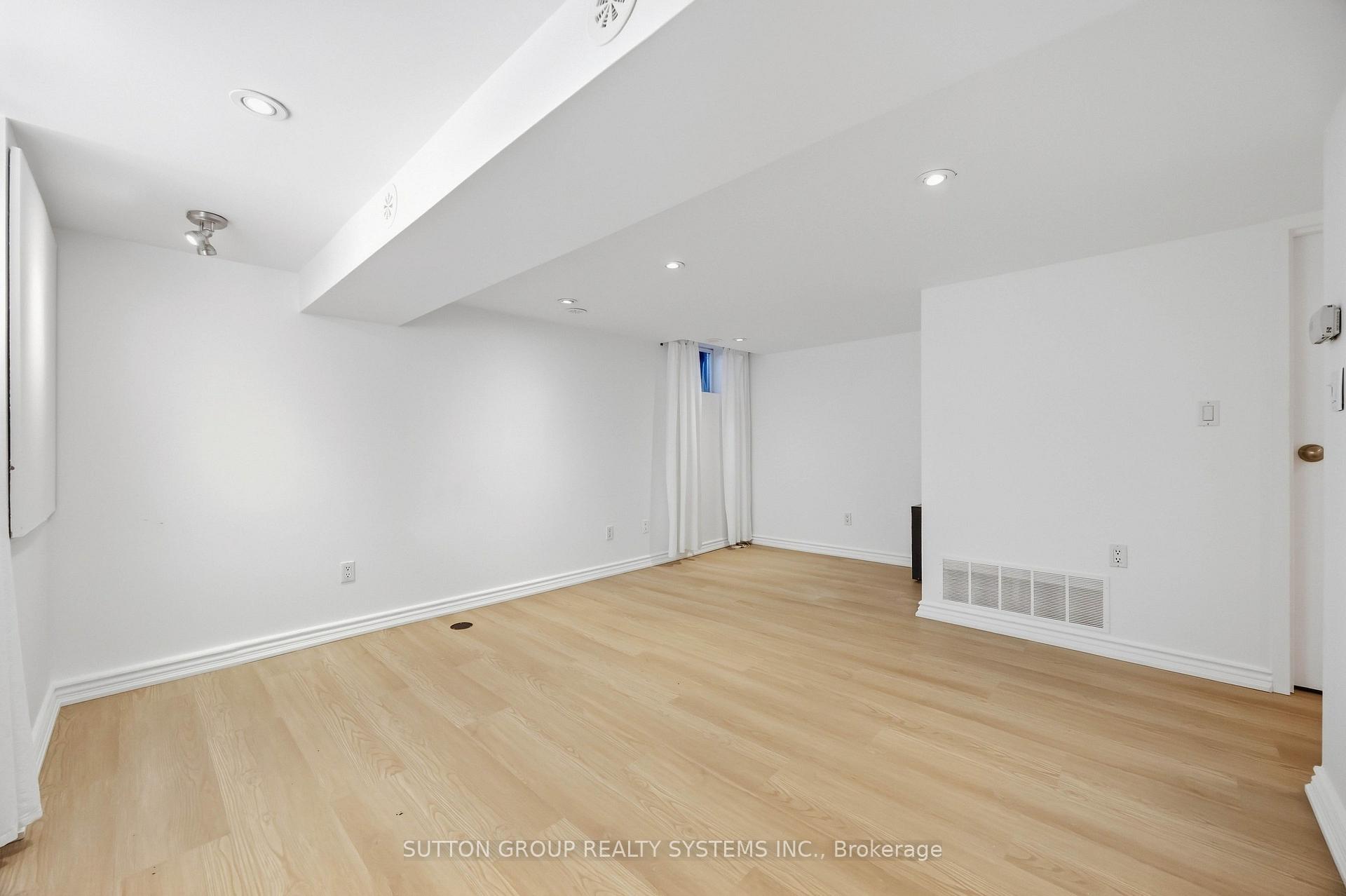 Photo 12 of Unit Lower, 103 Ashdale Avenue, Toronto, Greenwood-Coxwell — HOMEH