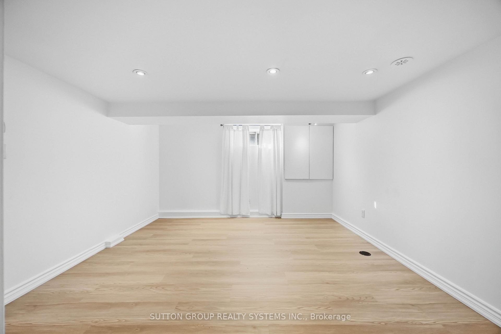 Photo 14 of Unit Lower, 103 Ashdale Avenue, Toronto, Greenwood-Coxwell — HOMEH