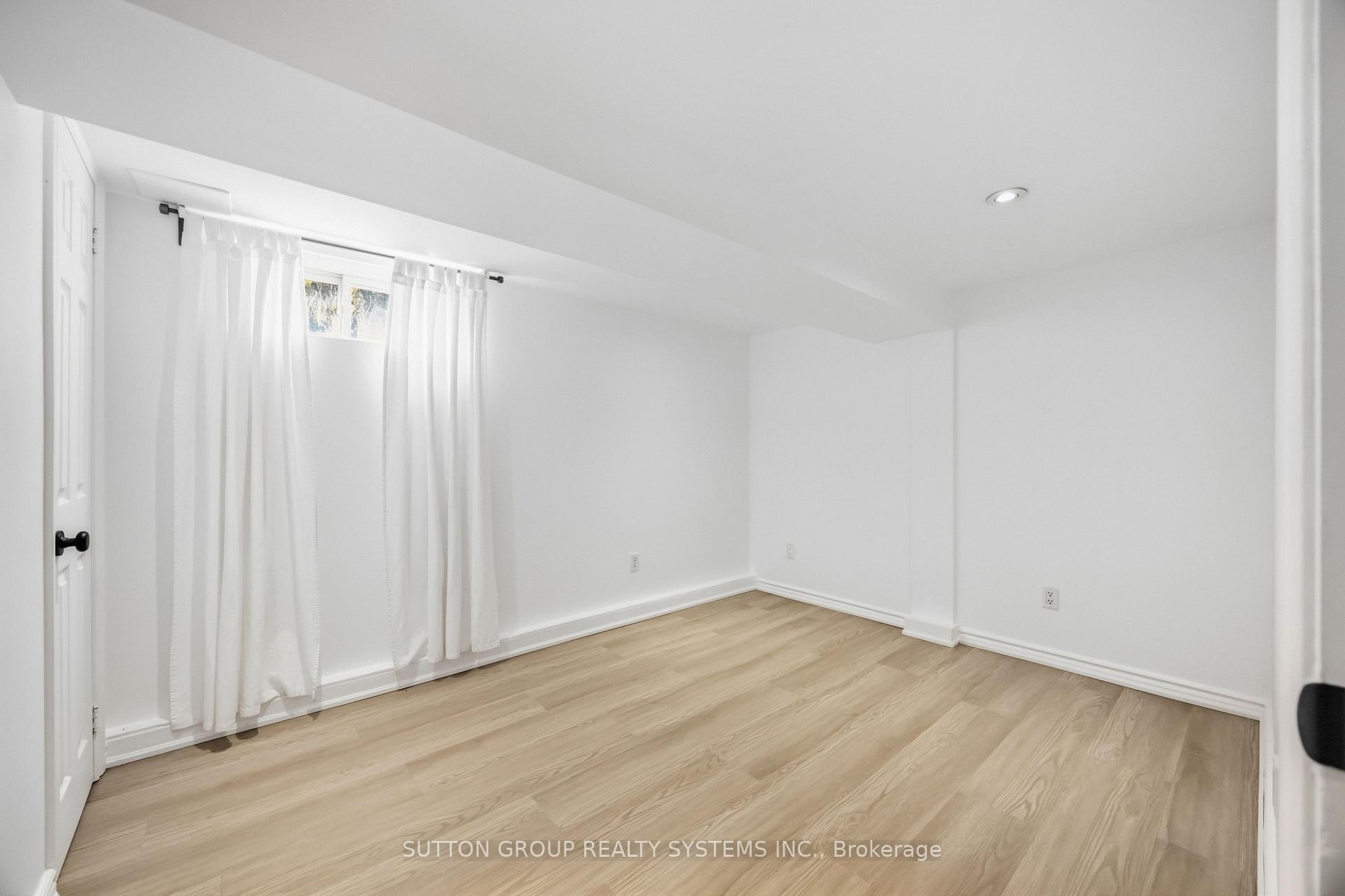 Photo 15 of Unit Lower, 103 Ashdale Avenue, Toronto, Greenwood-Coxwell — HOMEH