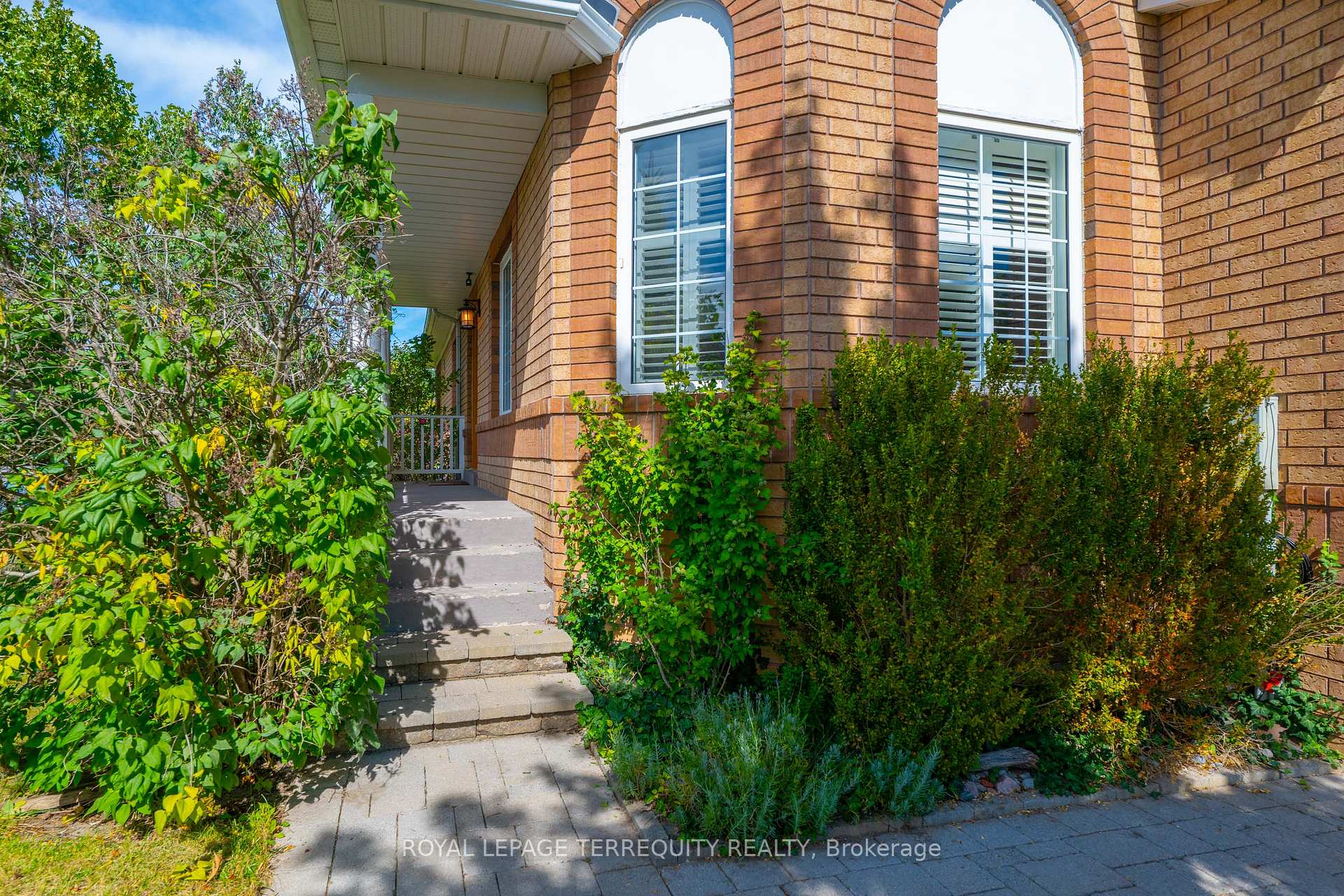 Photo 3 of 44 Iberville Road, Whitby, Brooklin — HOMEH