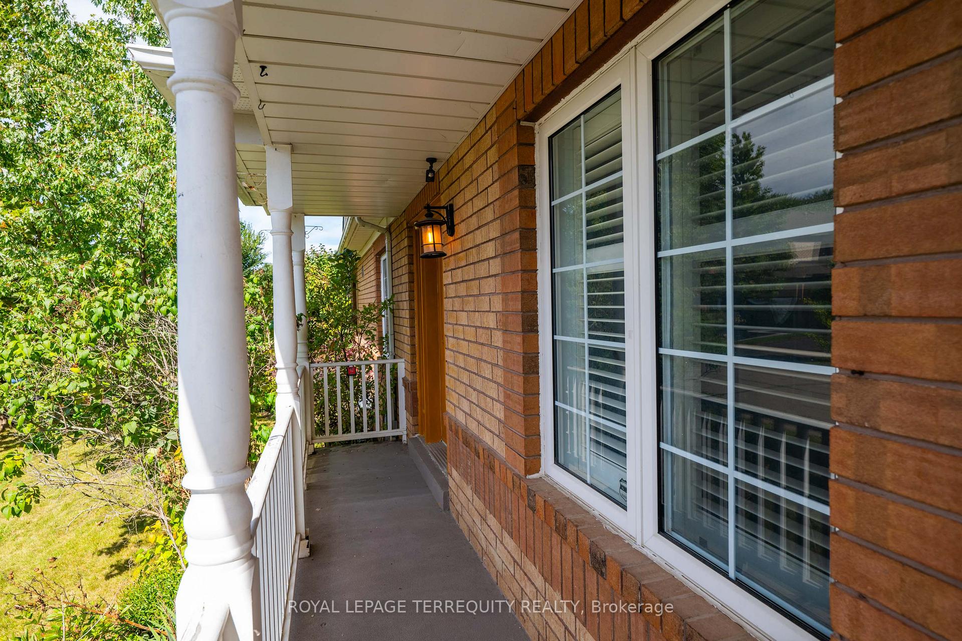 Photo 4 of 44 Iberville Road, Whitby, Brooklin — HOMEH