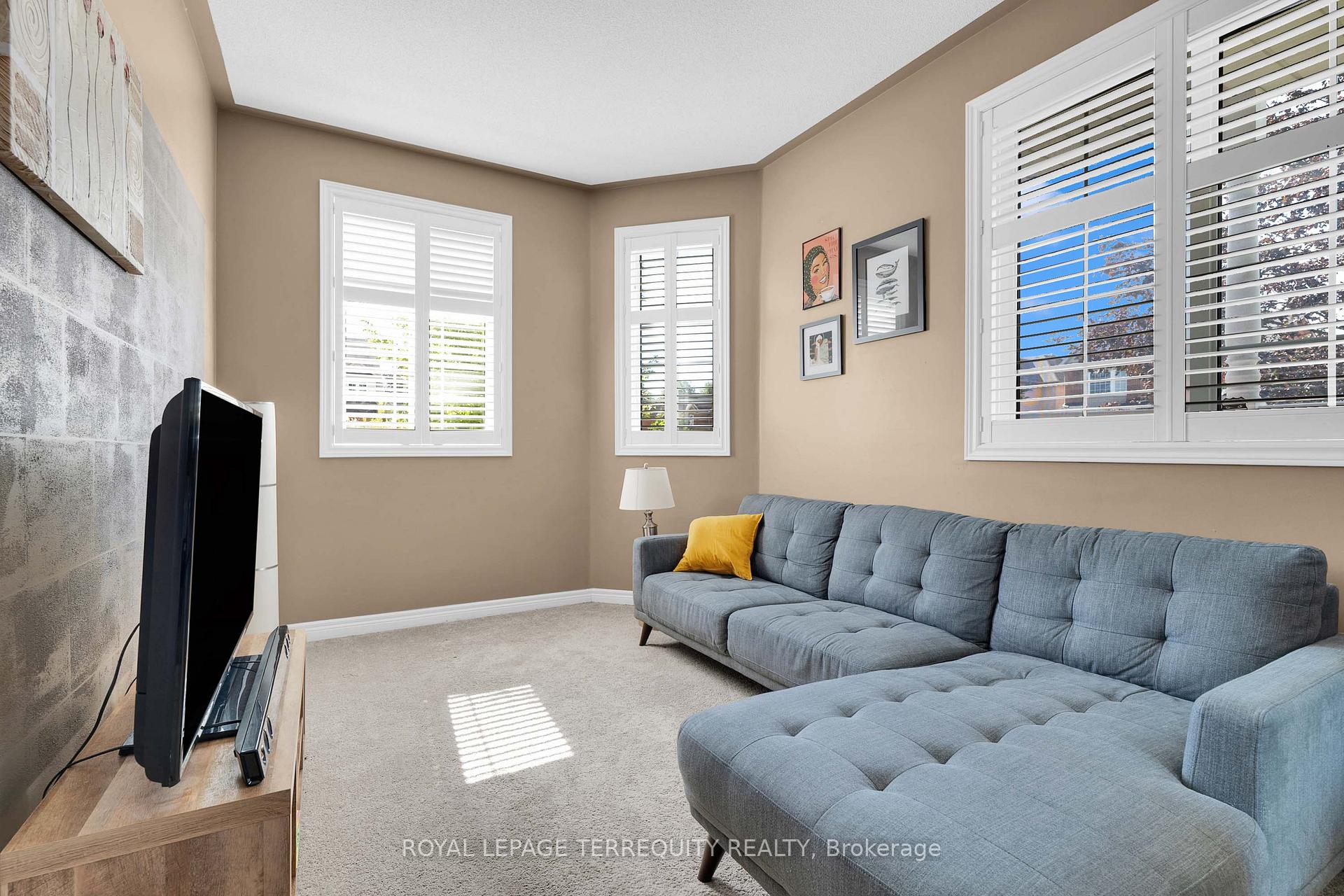 Photo 8 of 44 Iberville Road, Whitby, Brooklin — HOMEH