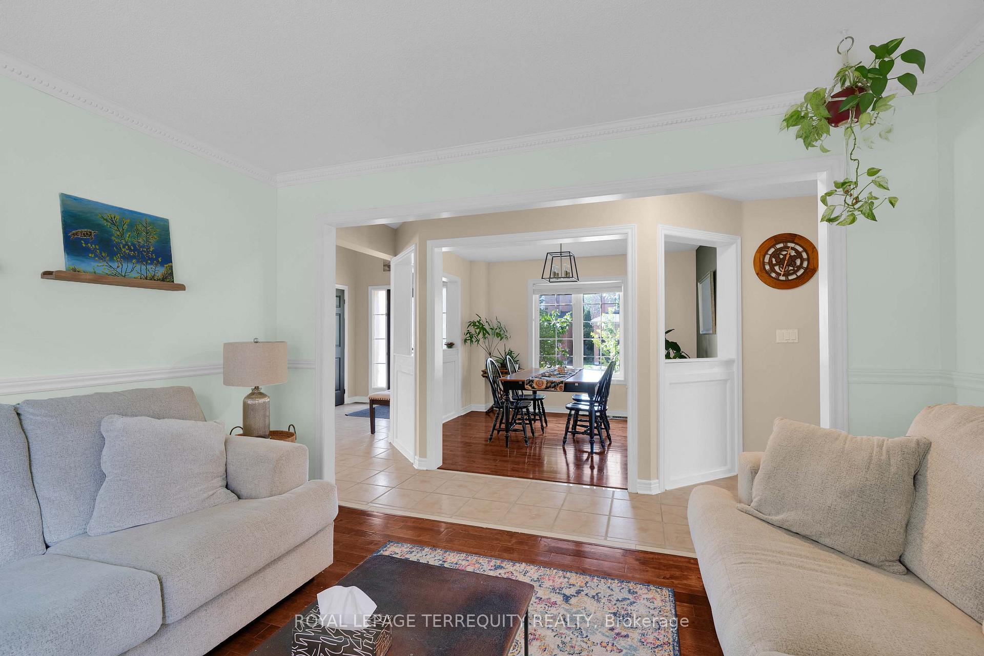 Photo 12 of 44 Iberville Road, Whitby, Brooklin — HOMEH