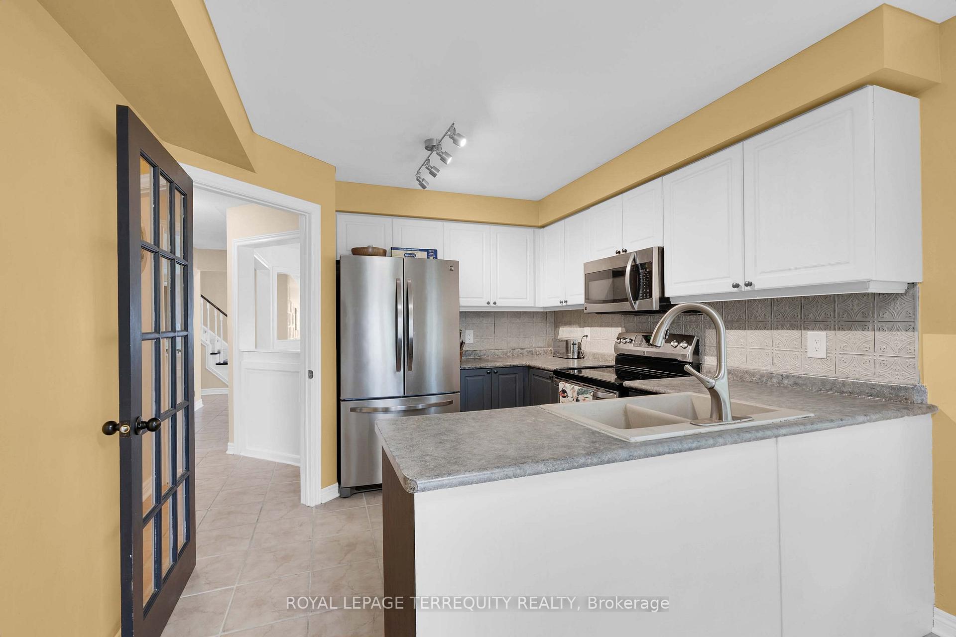Photo 16 of 44 Iberville Road, Whitby, Brooklin — HOMEH