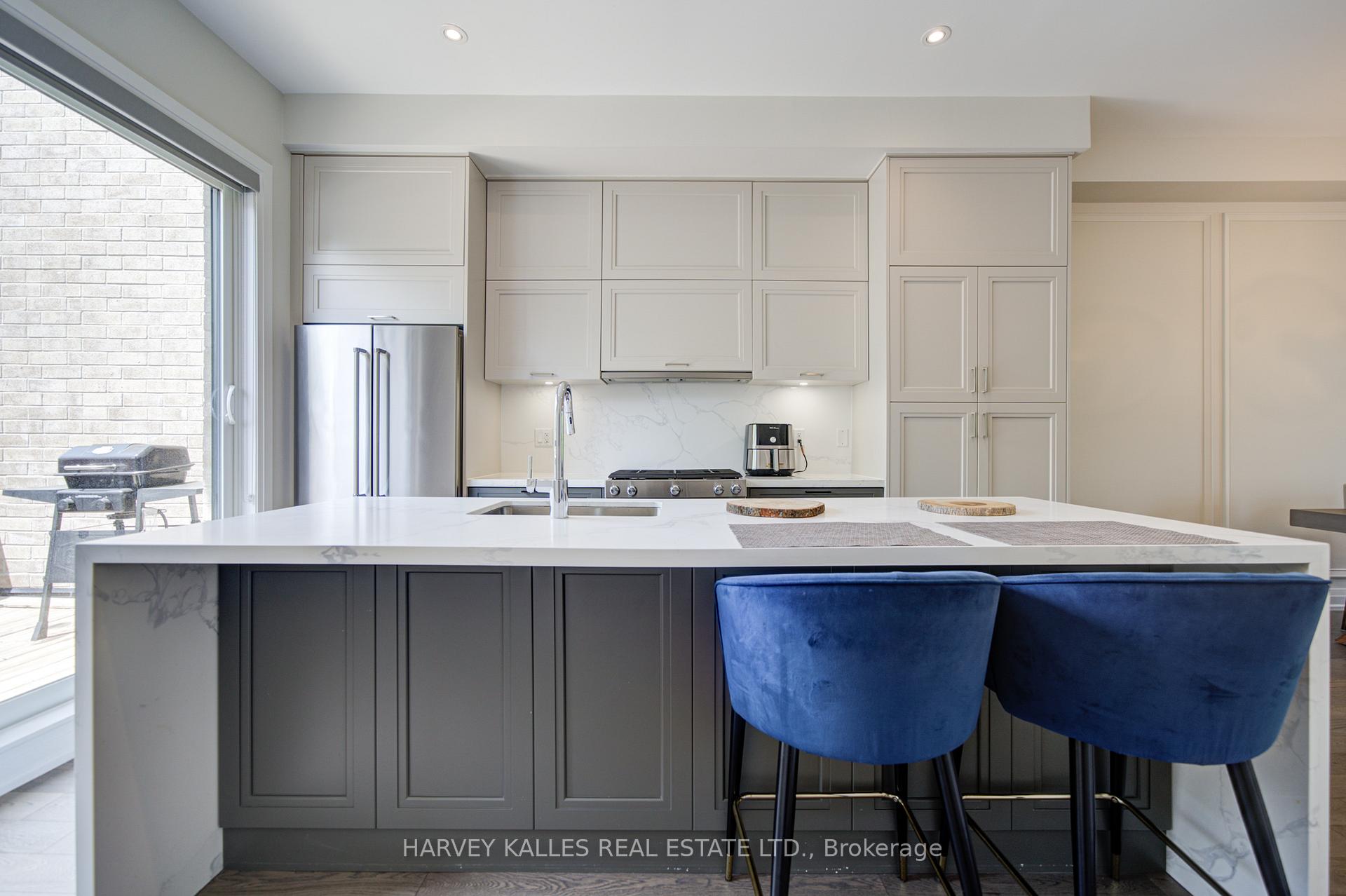 Photo 9 of 1130A Islington Avenue, Etobicoke, Islington-City Centre West — HOMEH