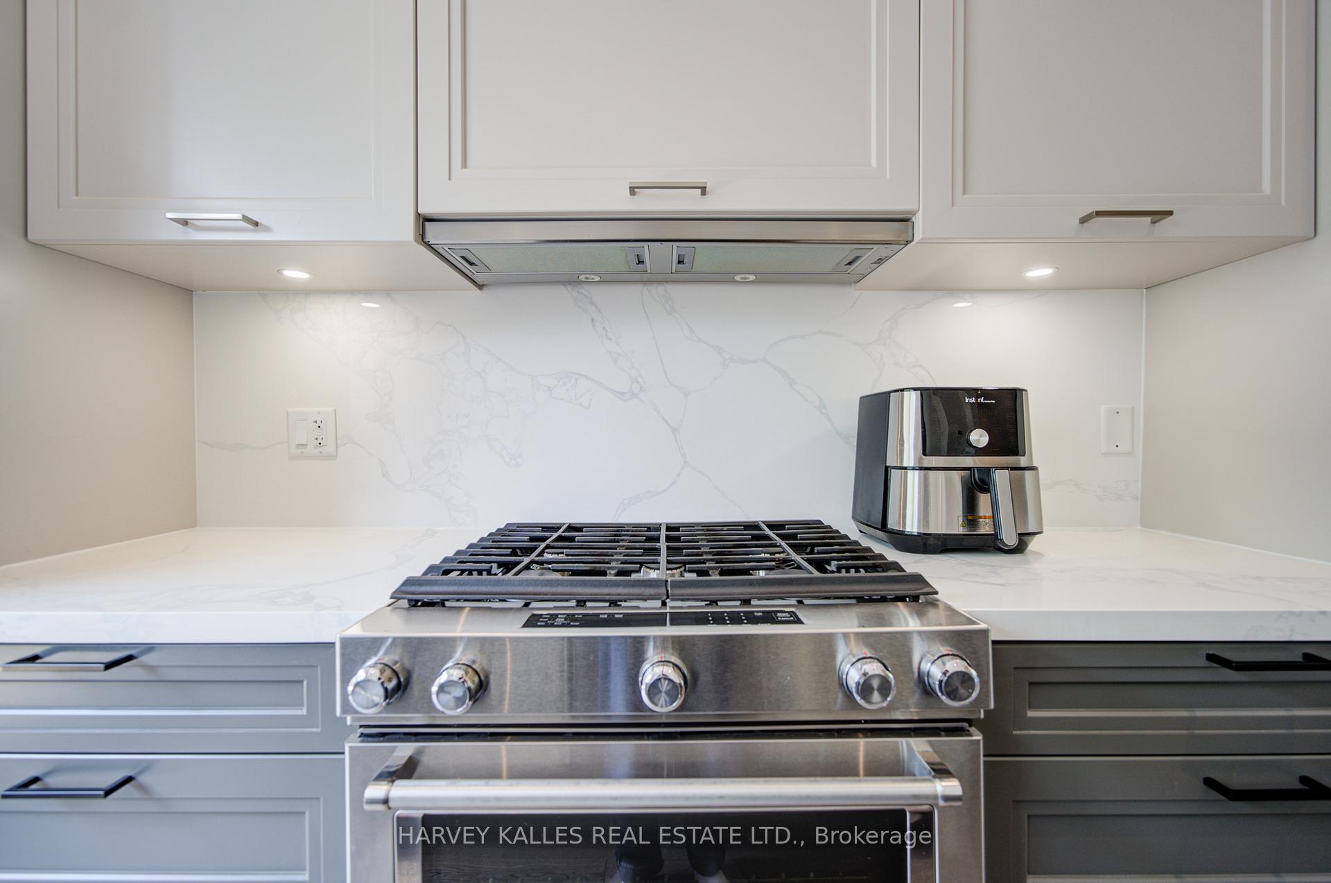 Photo 11 of 1130A Islington Avenue, Etobicoke, Islington-City Centre West — HOMEH