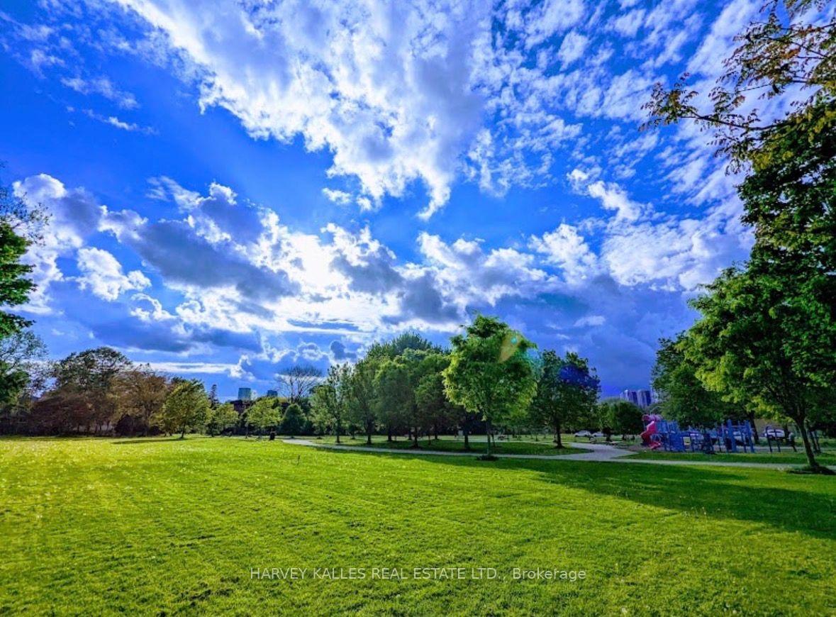 Photo 42 of 1130A Islington Avenue, Etobicoke, Islington-City Centre West — HOMEH