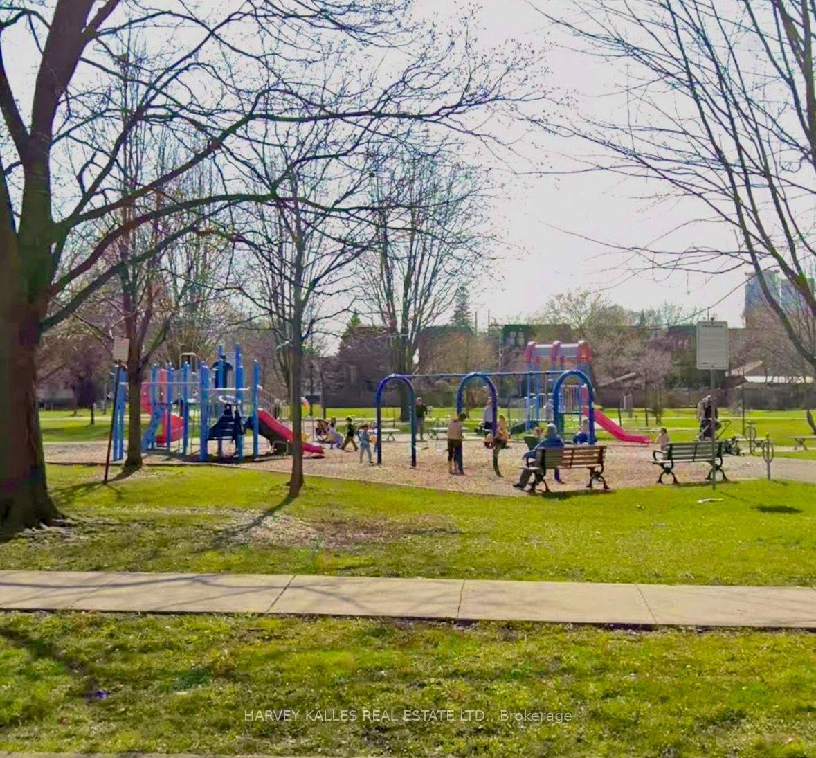 Photo 44 of 1130A Islington Avenue, Etobicoke, Islington-City Centre West — HOMEH