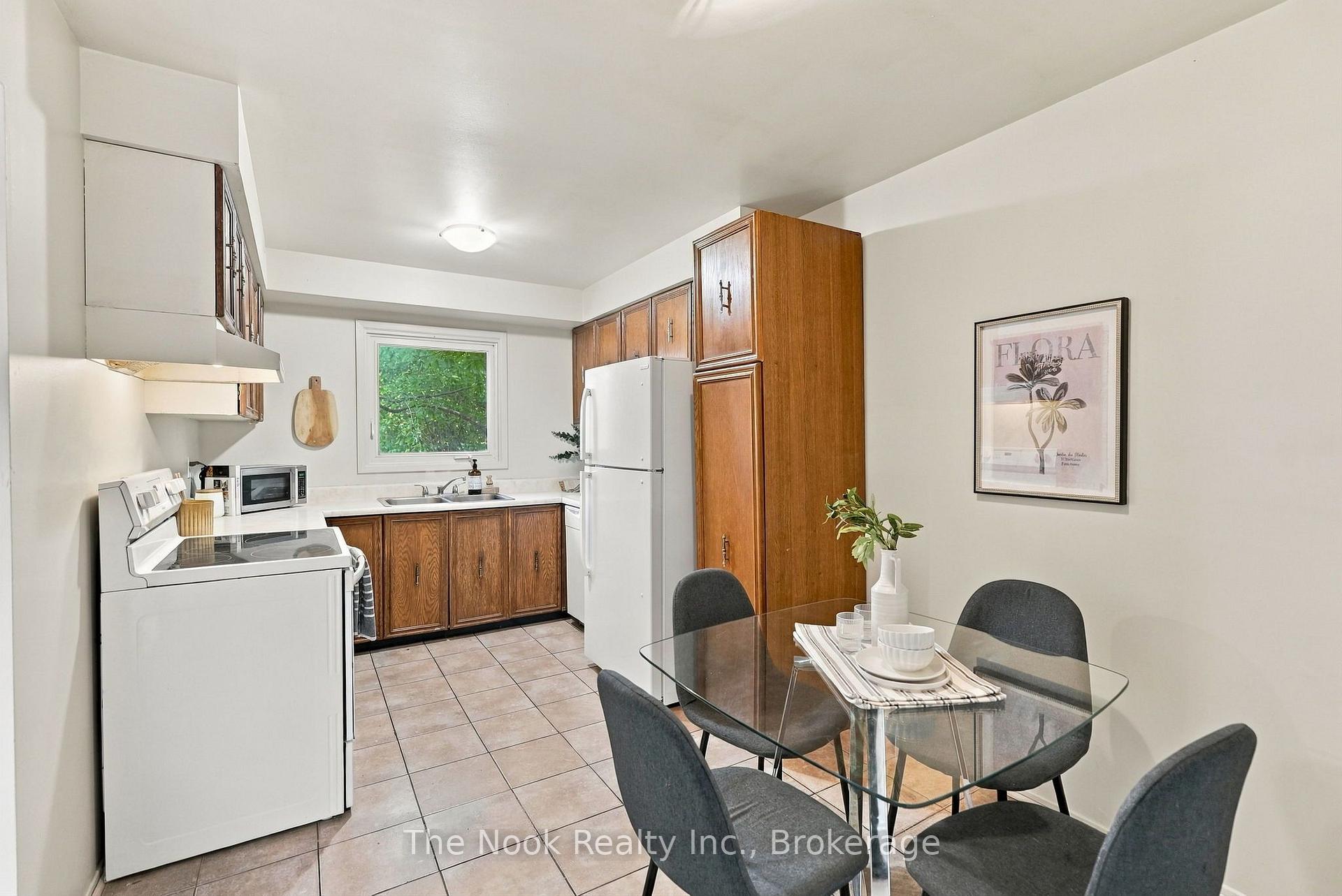 Photo 14 of 27 Field Crescent, Ajax, Central East — HOMEH