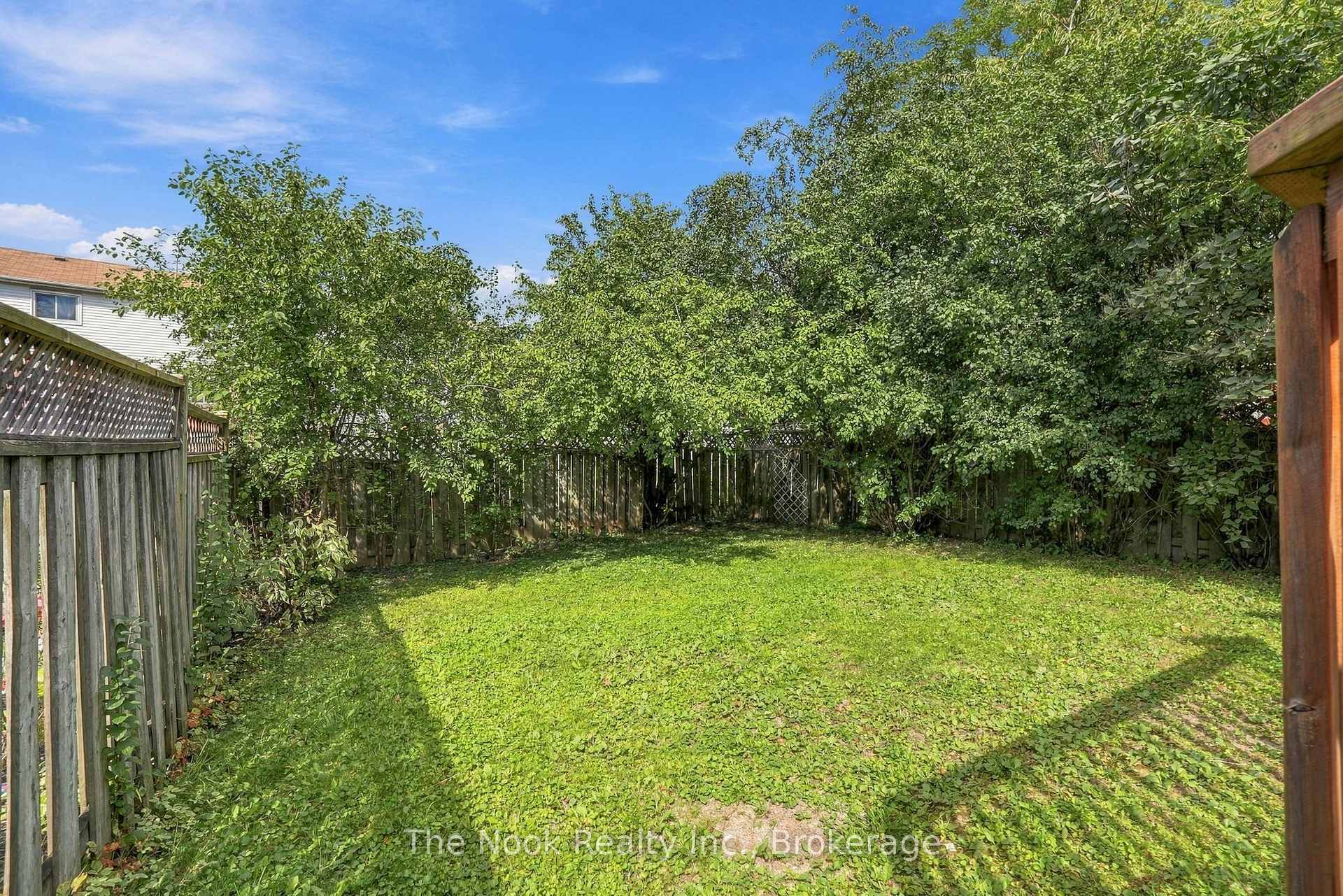 Photo 33 of 27 Field Crescent, Ajax, Central East — HOMEH