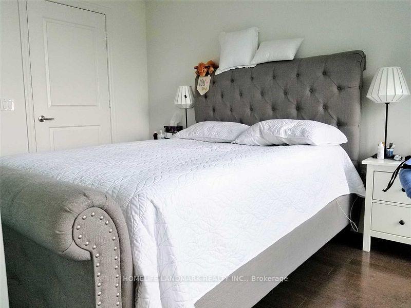 Photo 15 of Unit 5203, 8 The Esplanade Avenue, Toronto, Waterfront Communities — HOMEH