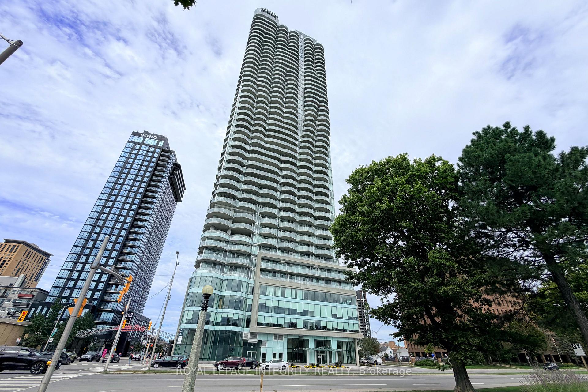 Photo of Unit 3305, 805 Carling Avenue