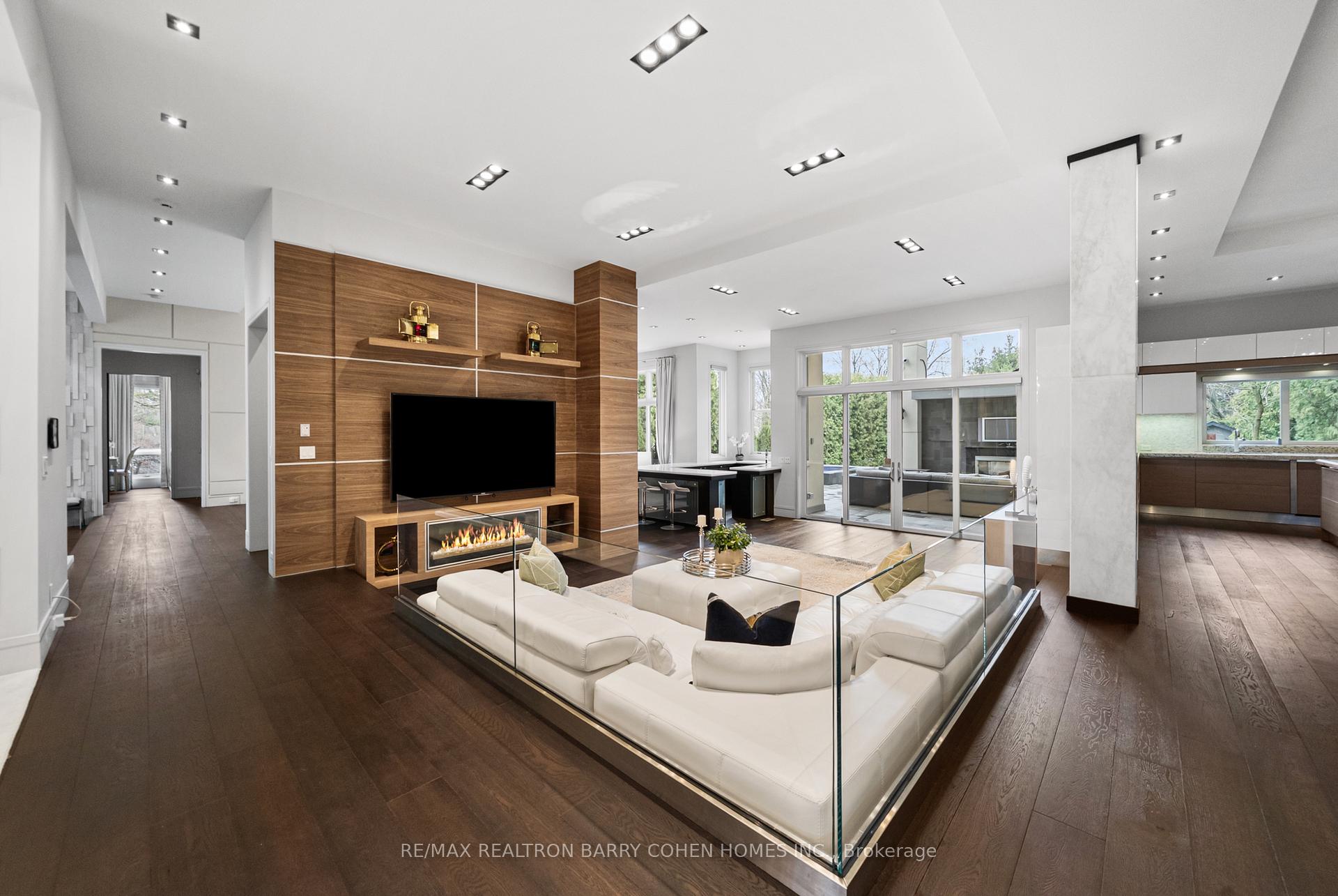 Photo 12 of 19 Maryvale Crescent, Richmond Hill, South Richvale — HOMEH
