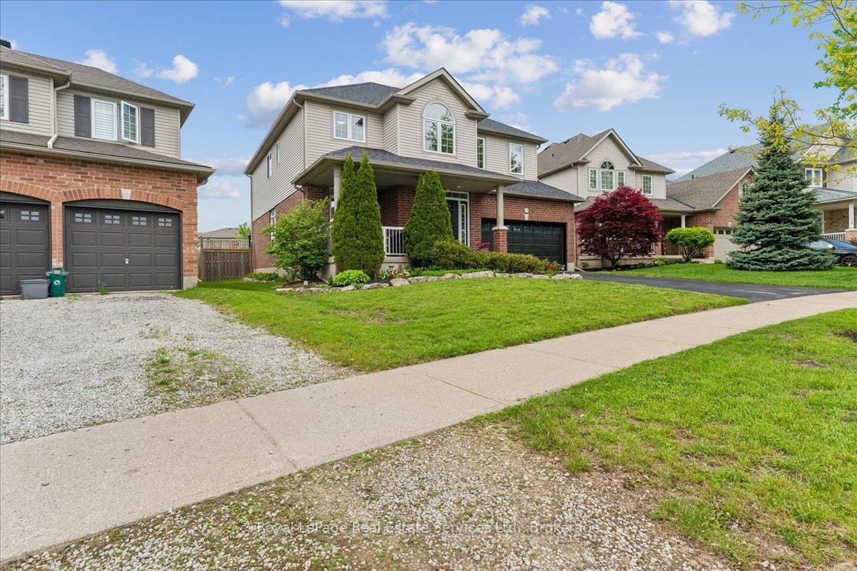 Photo 3 of 160 May Street, Guelph/Eramosa, Rockwood — HOMEH