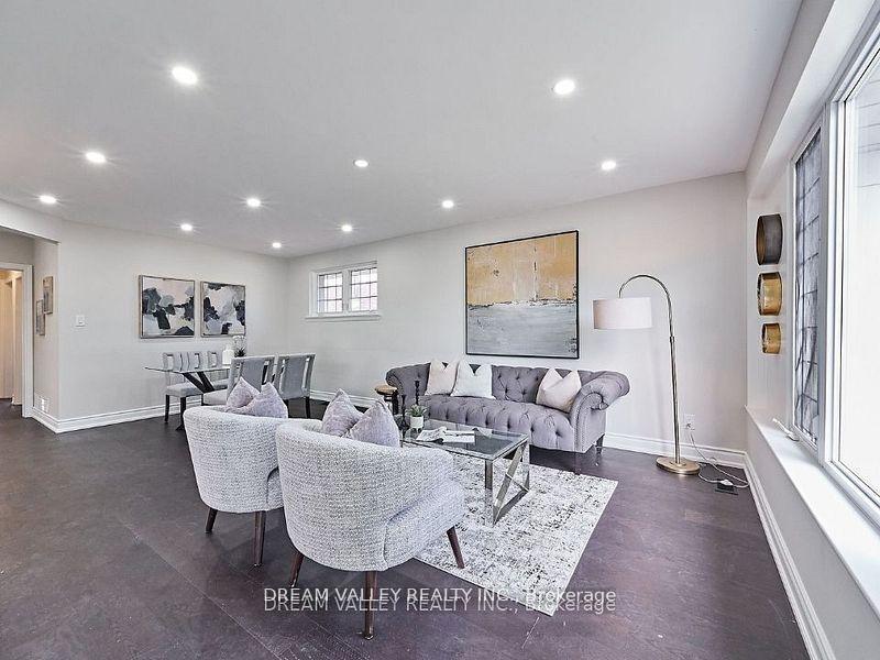 Photo 4 of Unit Main, 24 Gable Place, Scarborough, Bendale — HOMEH