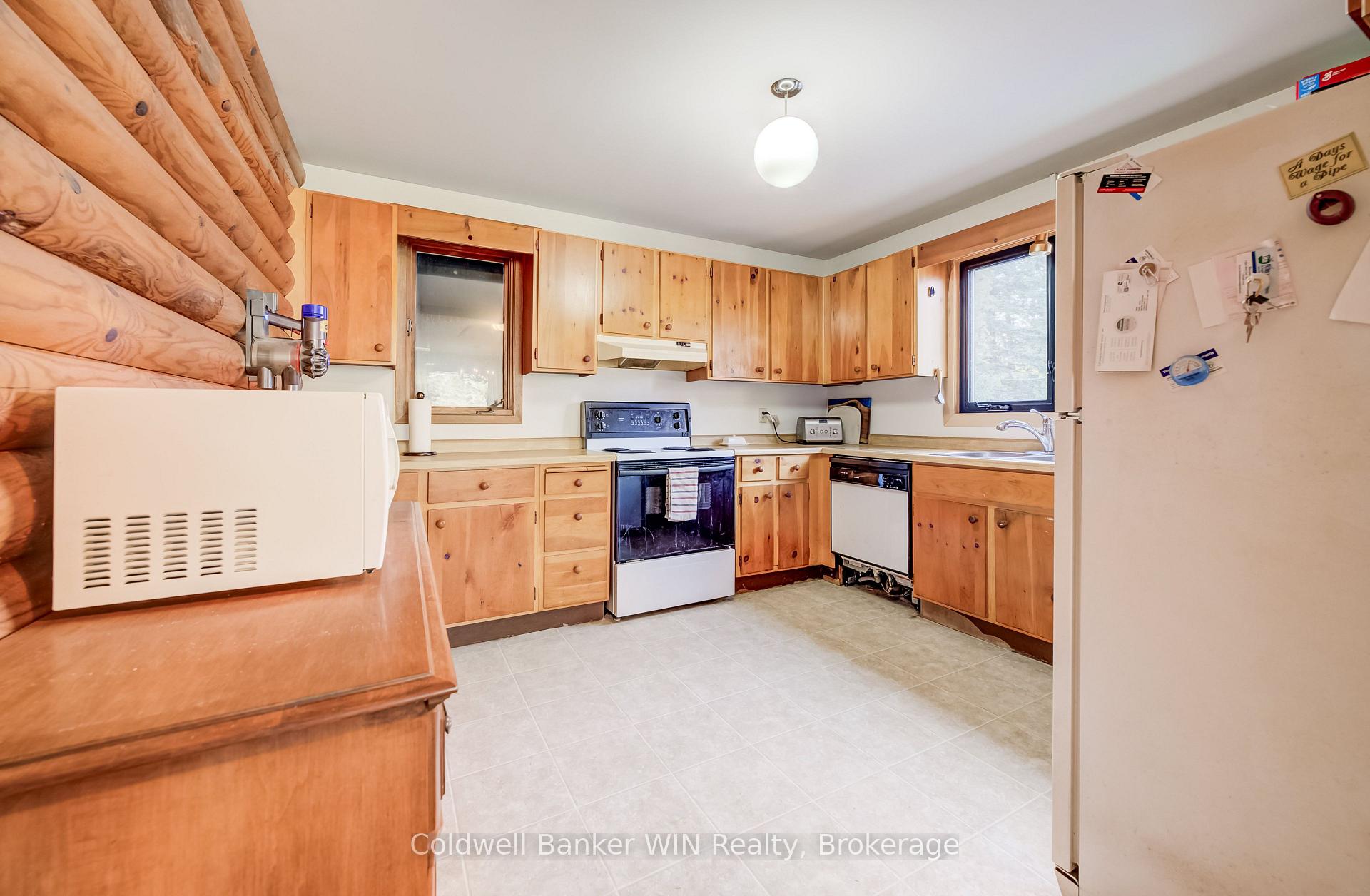 Photo 8 of 775415 Highway 10, Chatsworth — HOMEH