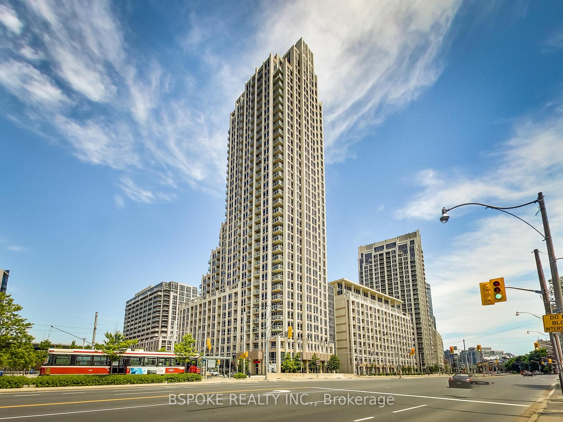 Photo 2 of Unit 825, 628 Fleet Street, Toronto, Niagara — HOMEH