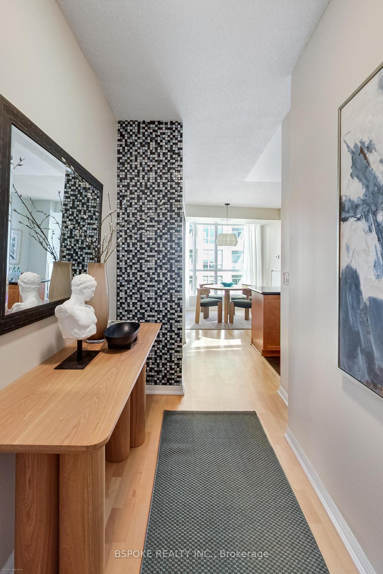 Photo 3 of Unit 825, 628 Fleet Street, Toronto, Niagara — HOMEH