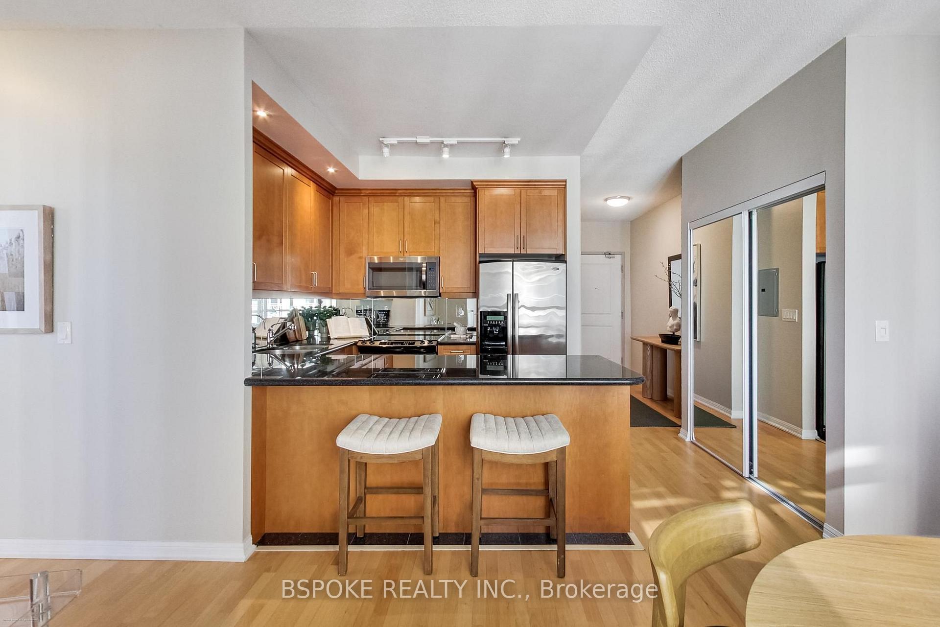 Photo 8 of Unit 825, 628 Fleet Street, Toronto, Niagara — HOMEH