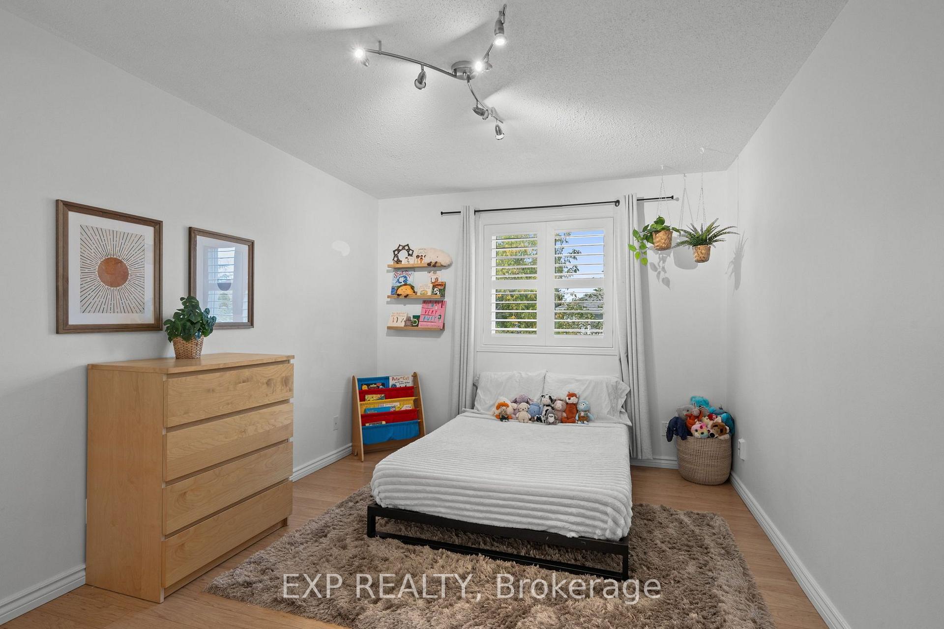 Photo 23 of 681 Levac Drive, Ottawa, Fallingbrook/Pineridge — HOMEH