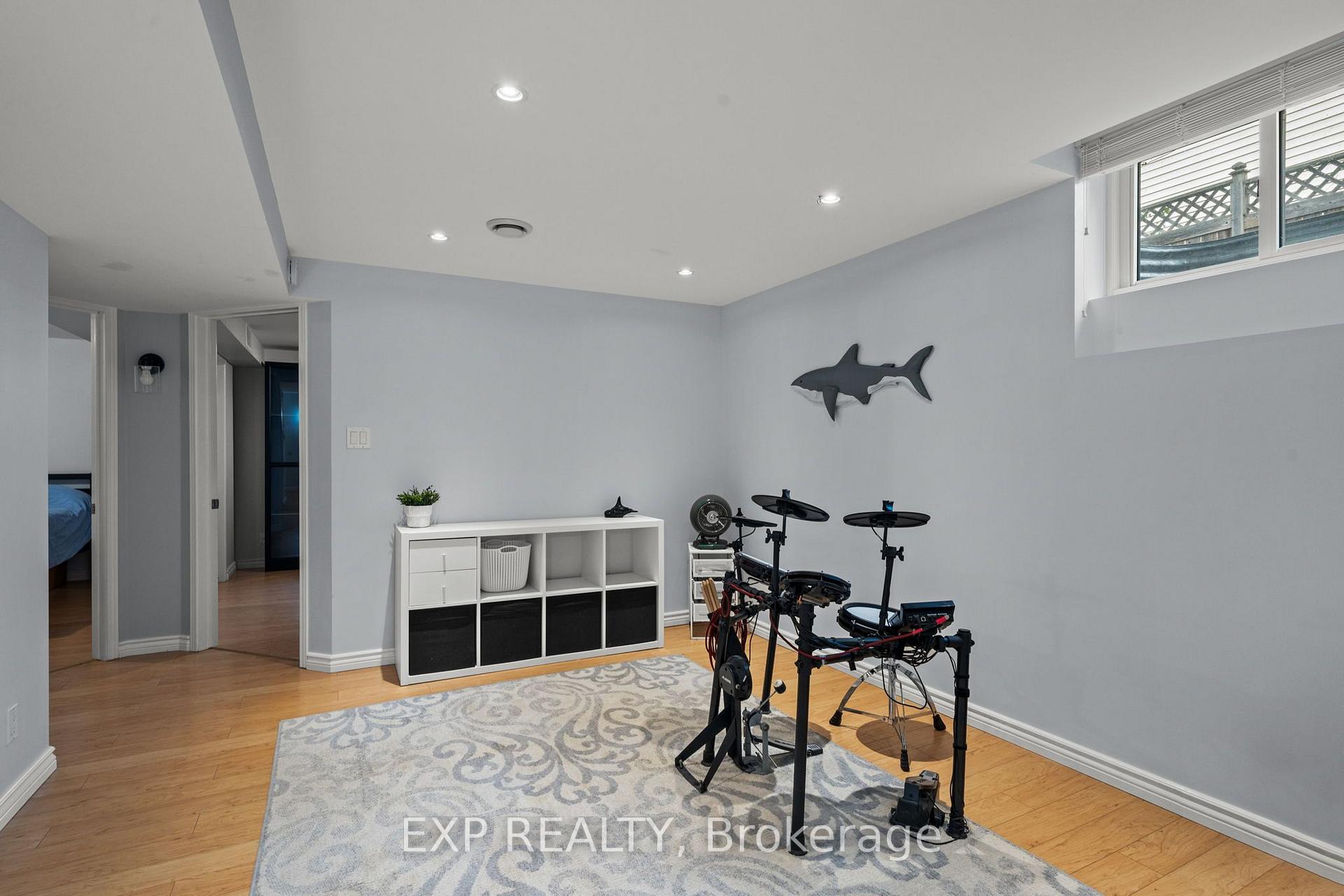 Photo 26 of 681 Levac Drive, Ottawa, Fallingbrook/Pineridge — HOMEH