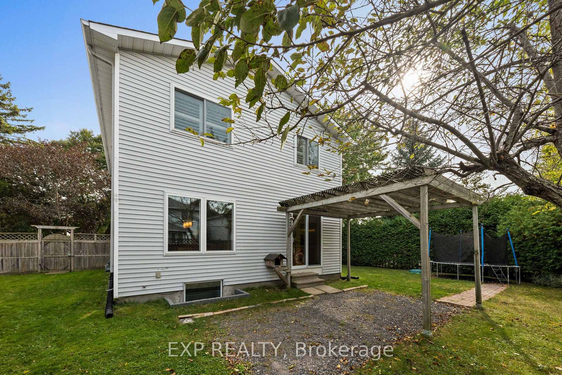 Photo 33 of 681 Levac Drive, Ottawa, Fallingbrook/Pineridge — HOMEH