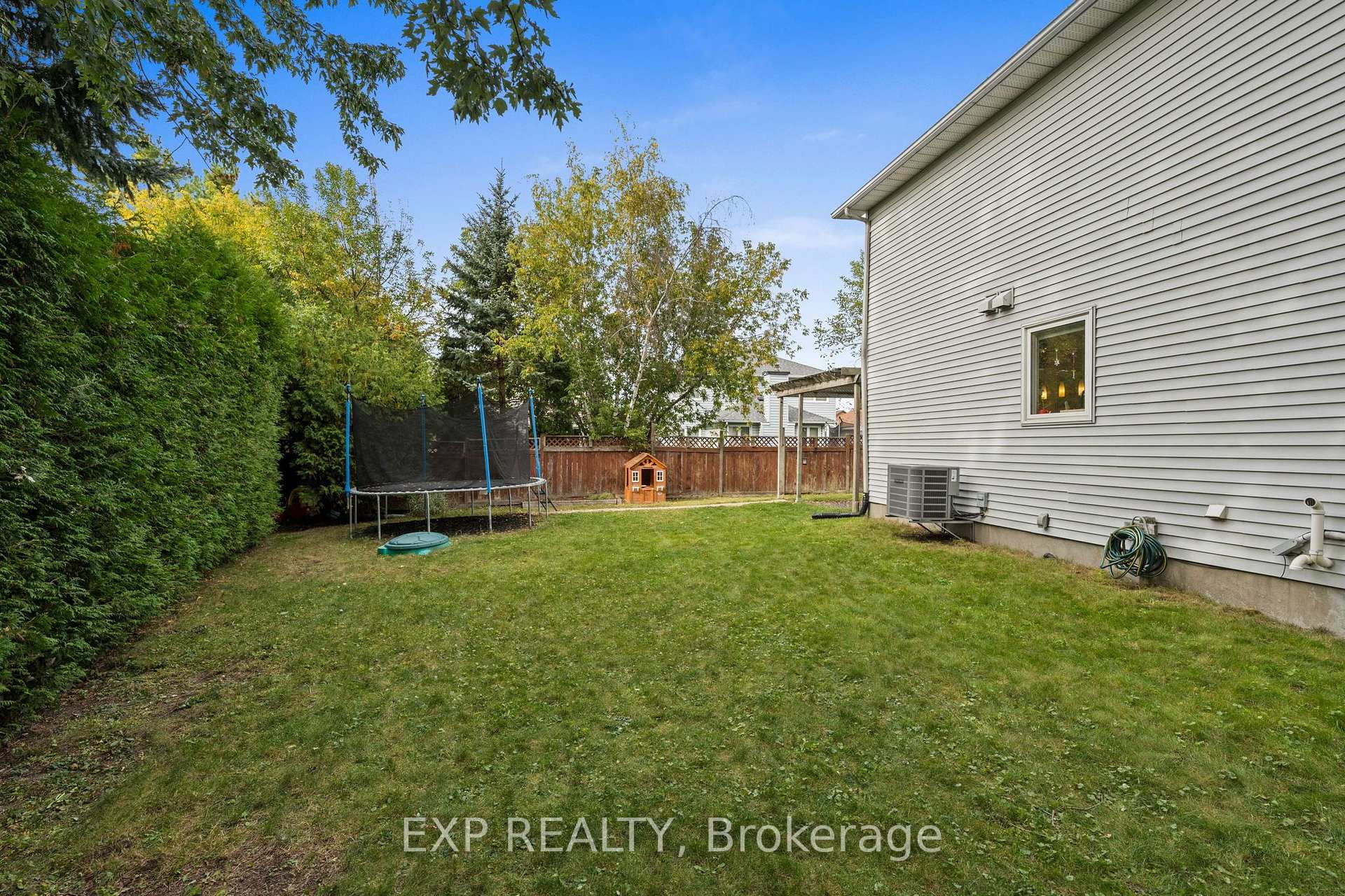 Photo 37 of 681 Levac Drive, Ottawa, Fallingbrook/Pineridge — HOMEH