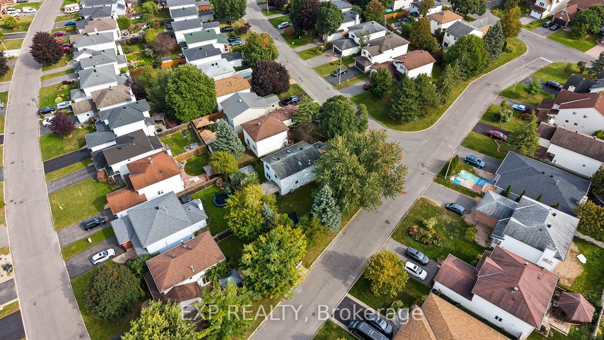 Photo 39 of 681 Levac Drive, Ottawa, Fallingbrook/Pineridge — HOMEH