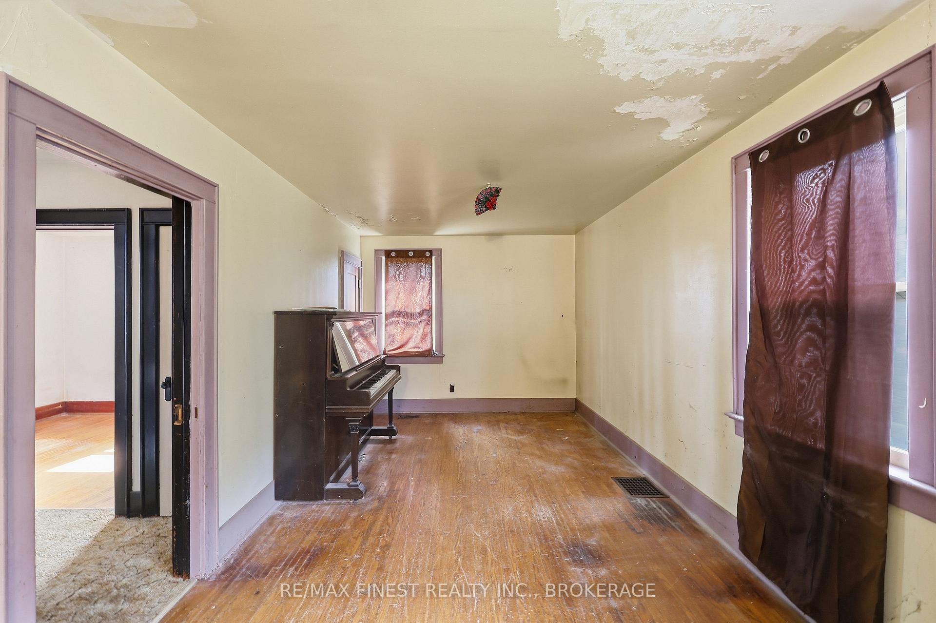 Photo 13 of 162 Mack Street, Kingston, Central City East — HOMEH