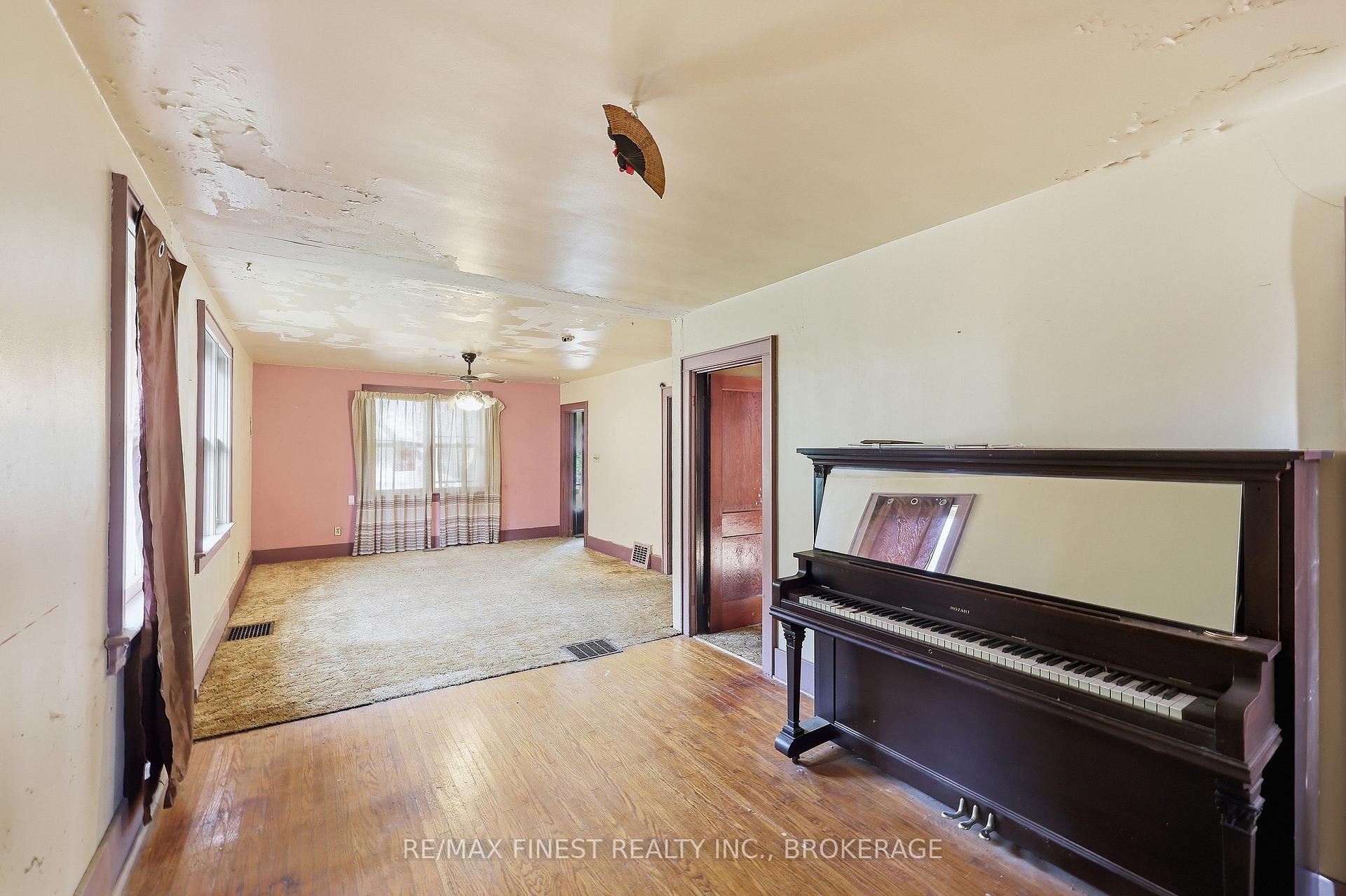 Photo 14 of 162 Mack Street, Kingston, Central City East — HOMEH