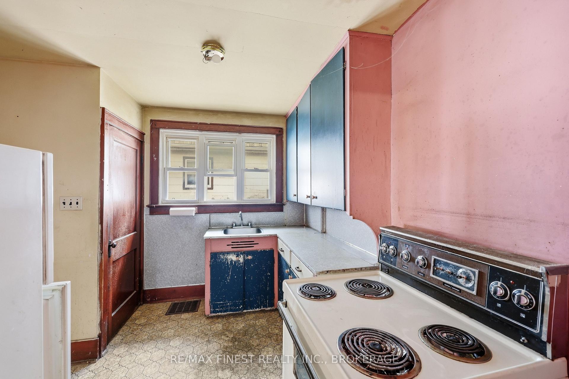 Photo 15 of 162 Mack Street, Kingston, Central City East — HOMEH
