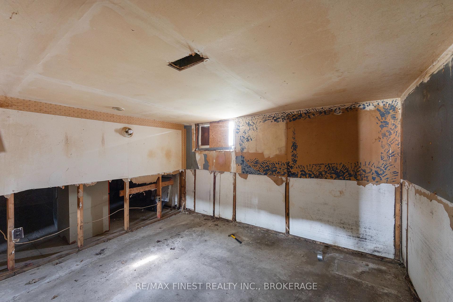 Photo 25 of 162 Mack Street, Kingston, Central City East — HOMEH