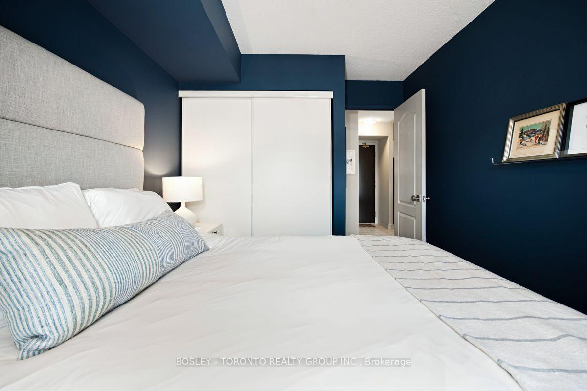 Photo 20 of Unit 808, 5 Rosehill Avenue, Toronto, Rosedale-Moore Park — HOMEH